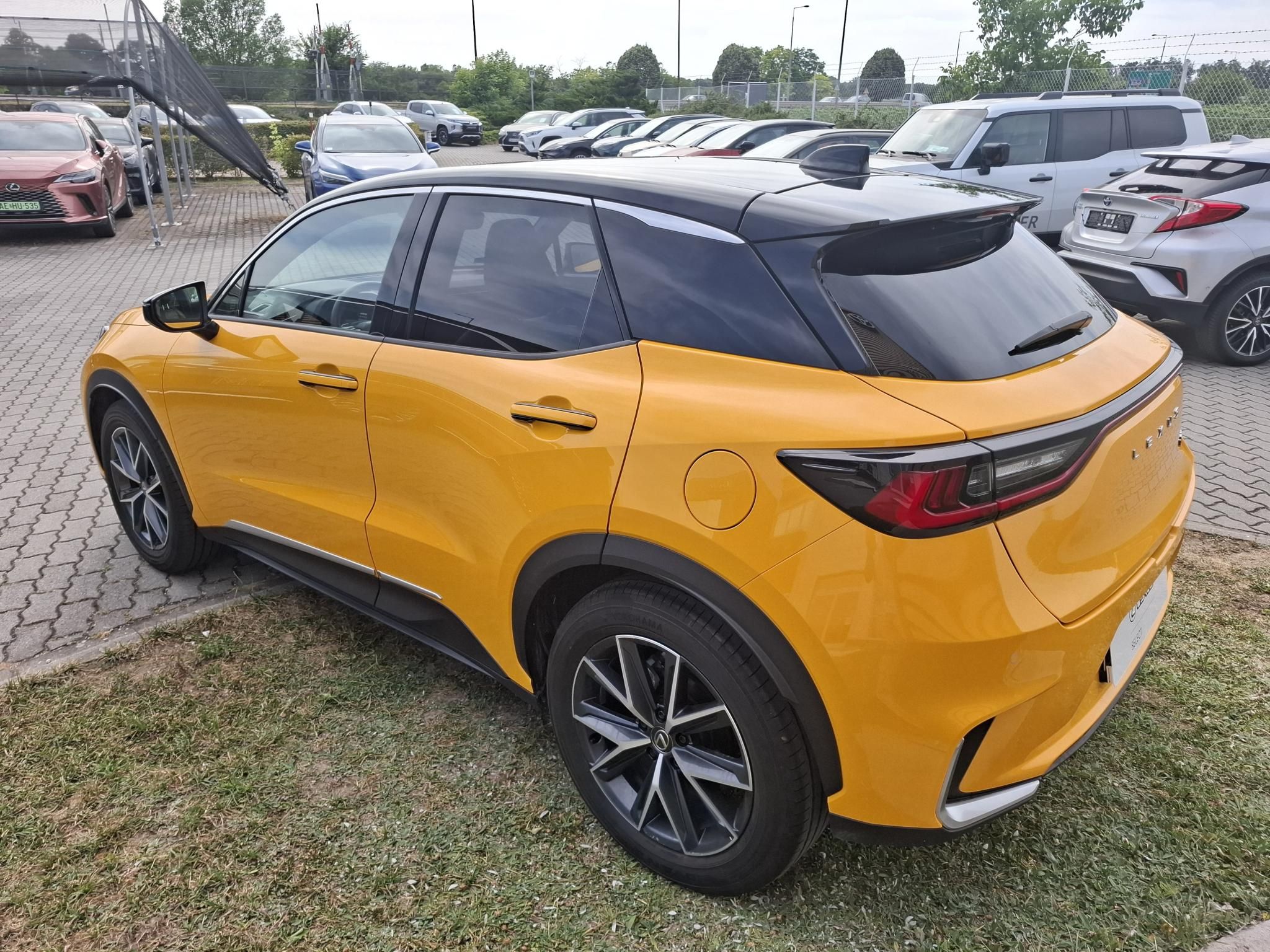 LEXUS LBX 1.5 Hybrid Cool Premium e-CVT