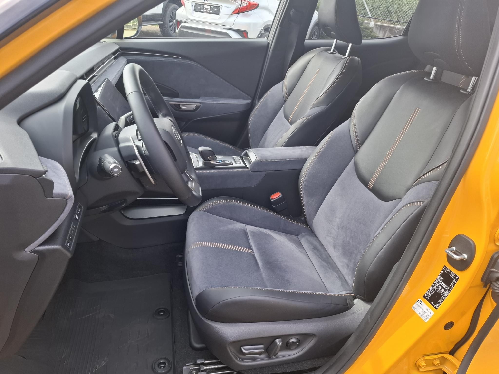 LEXUS LBX 1.5 Hybrid Cool Premium e-CVT