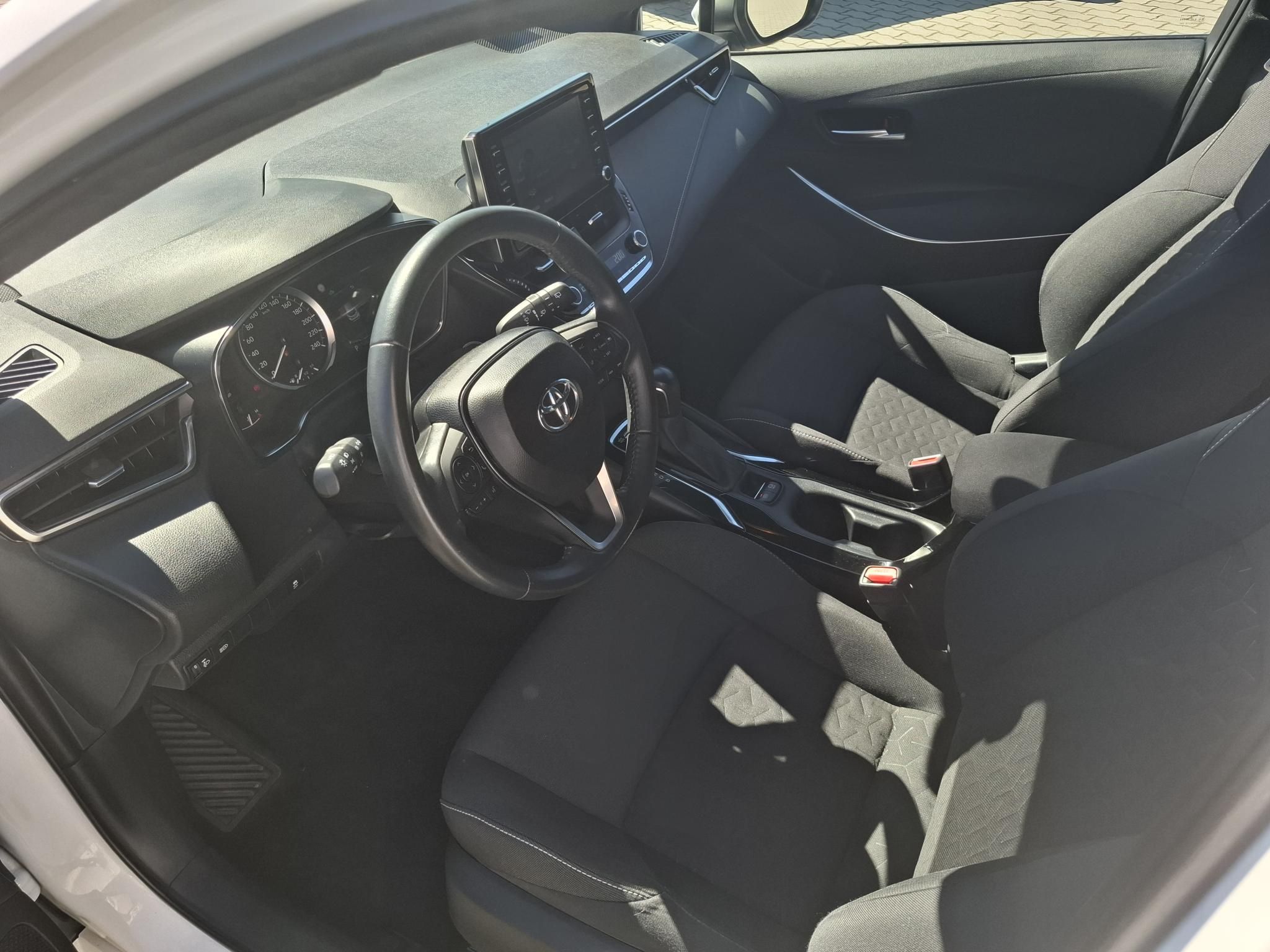 TOYOTA COROLLA 1.8 Hybrid Comfort e-CVT + 2 év Toyota Minősített Használt Autó Garancia