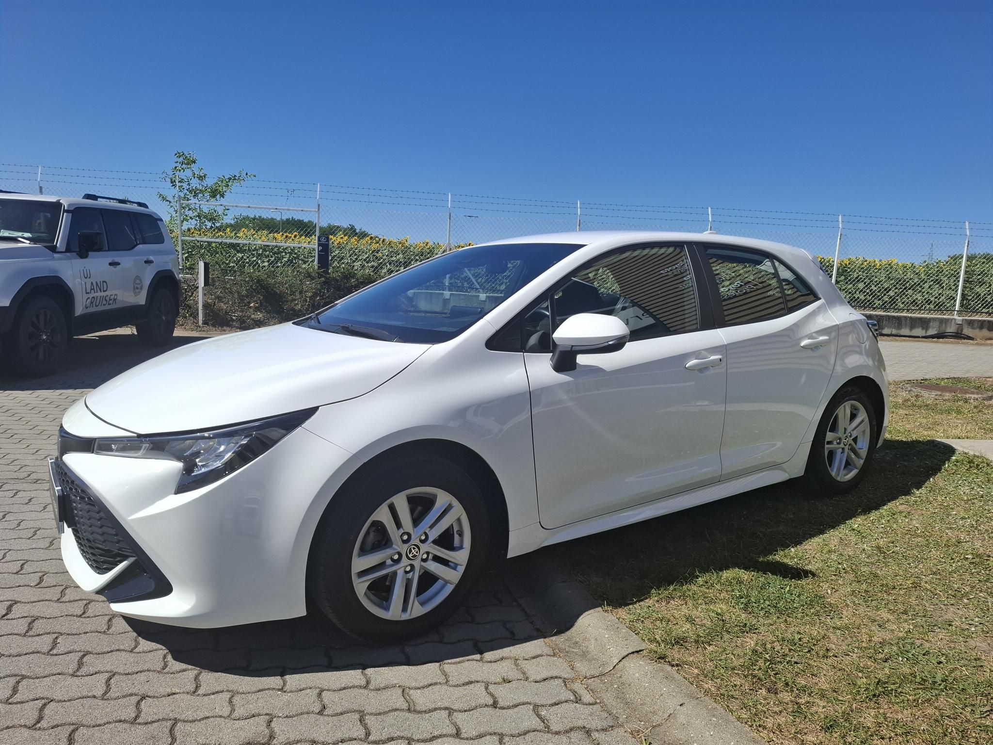 TOYOTA COROLLA 1.8 Hybrid Comfort e-CVT + 2 év Toyota Minősített Használt Autó Garancia