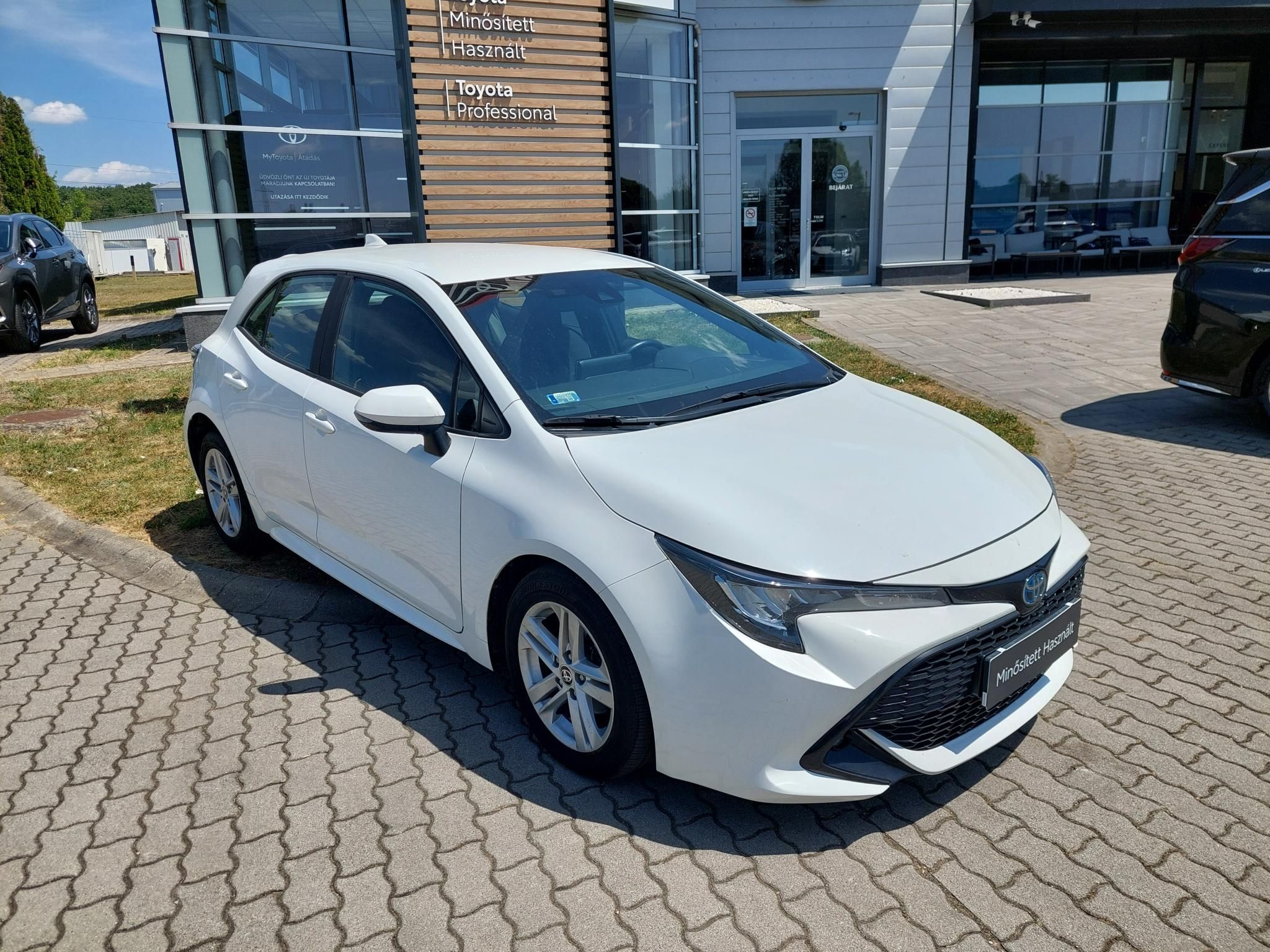 TOYOTA COROLLA 1.8 Hybrid Comfort e-CVT + 2 év Toyota Minősített Használt Autó Garancia