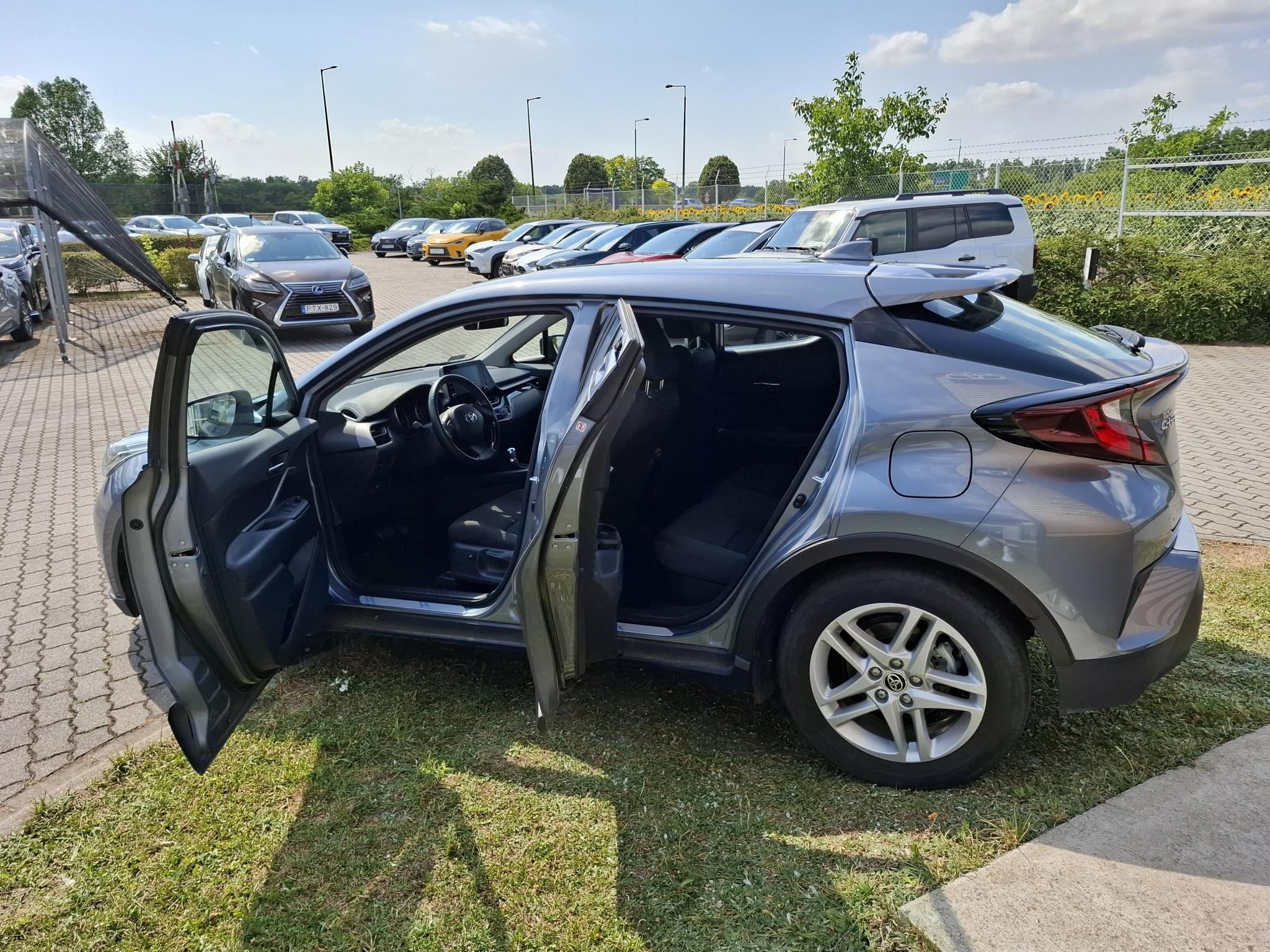 TOYOTA C-HR 1.8 Hybrid Comfort Business e-CVT