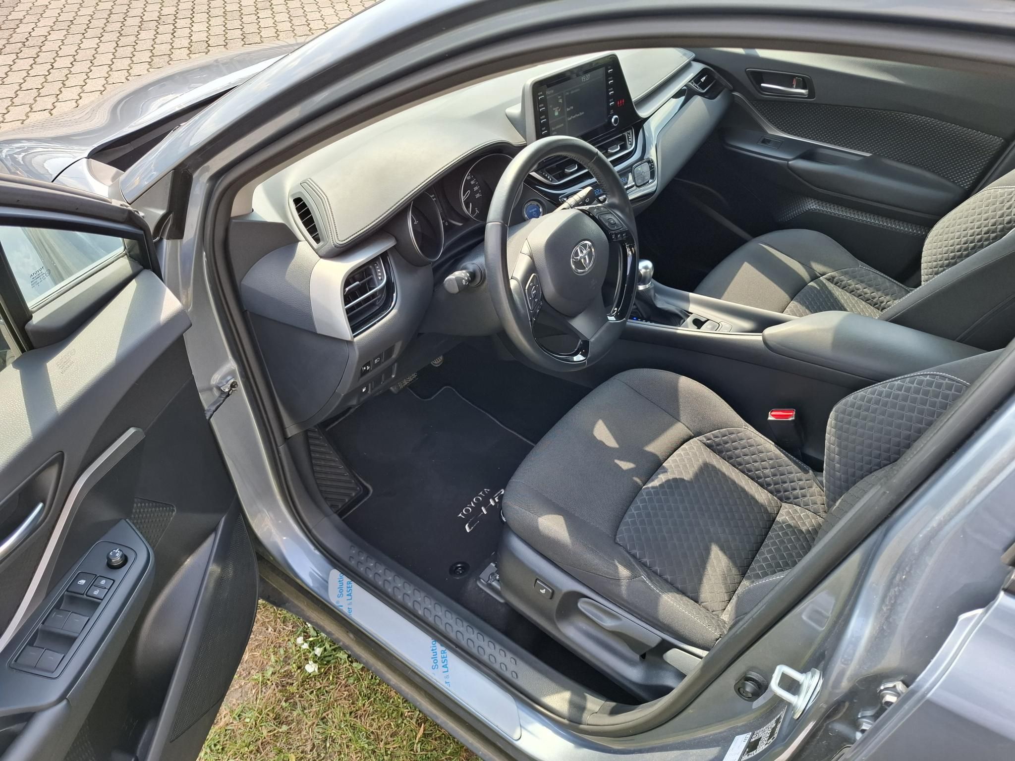 TOYOTA C-HR 1.8 Hybrid Comfort Business e-CVT