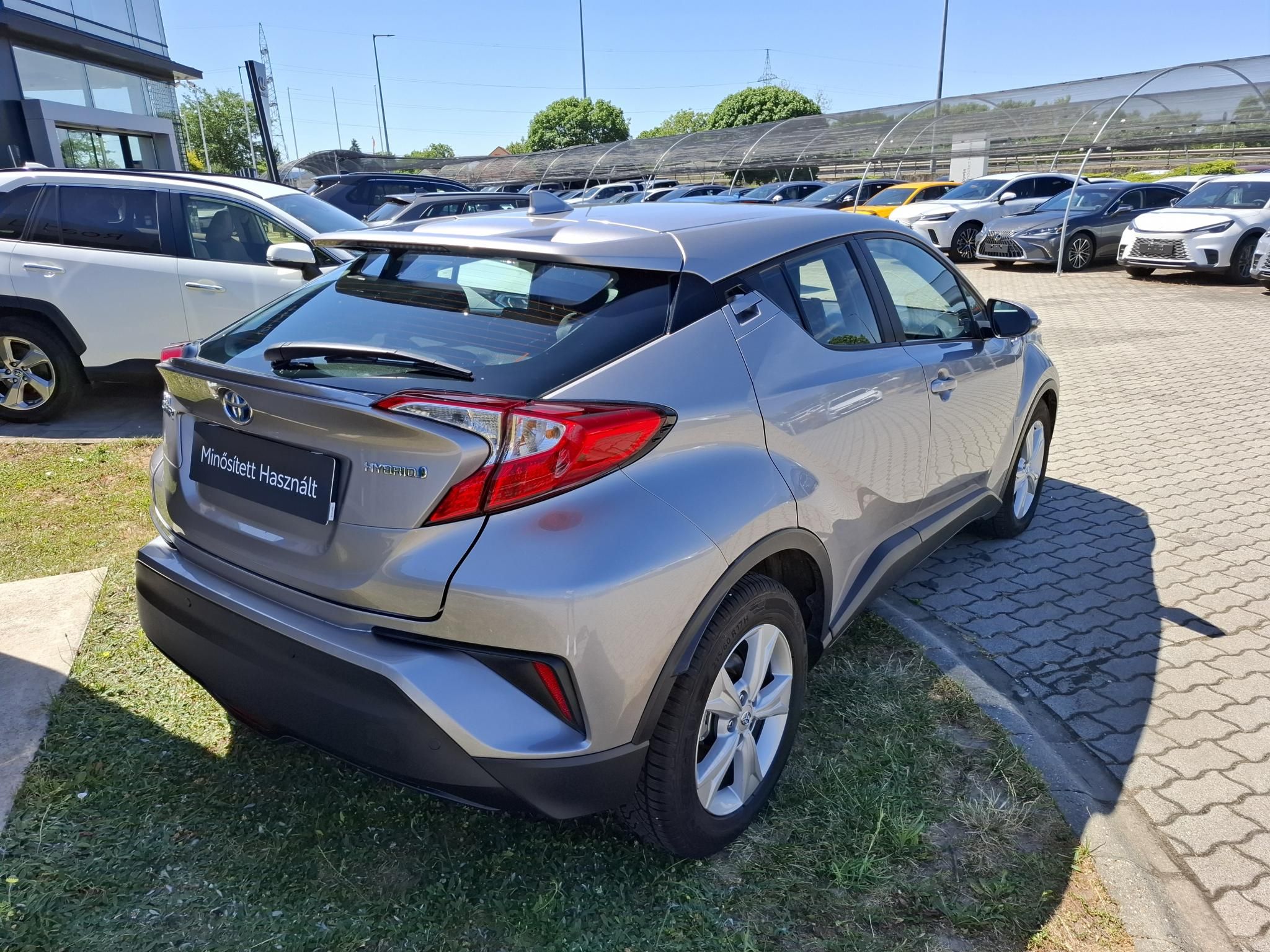 TOYOTA C-HR 1.8 Hybrid Active (ülésfűtéssel) e-CVT + 2 Év Toyota Minősített Használt Autó Garanciával
