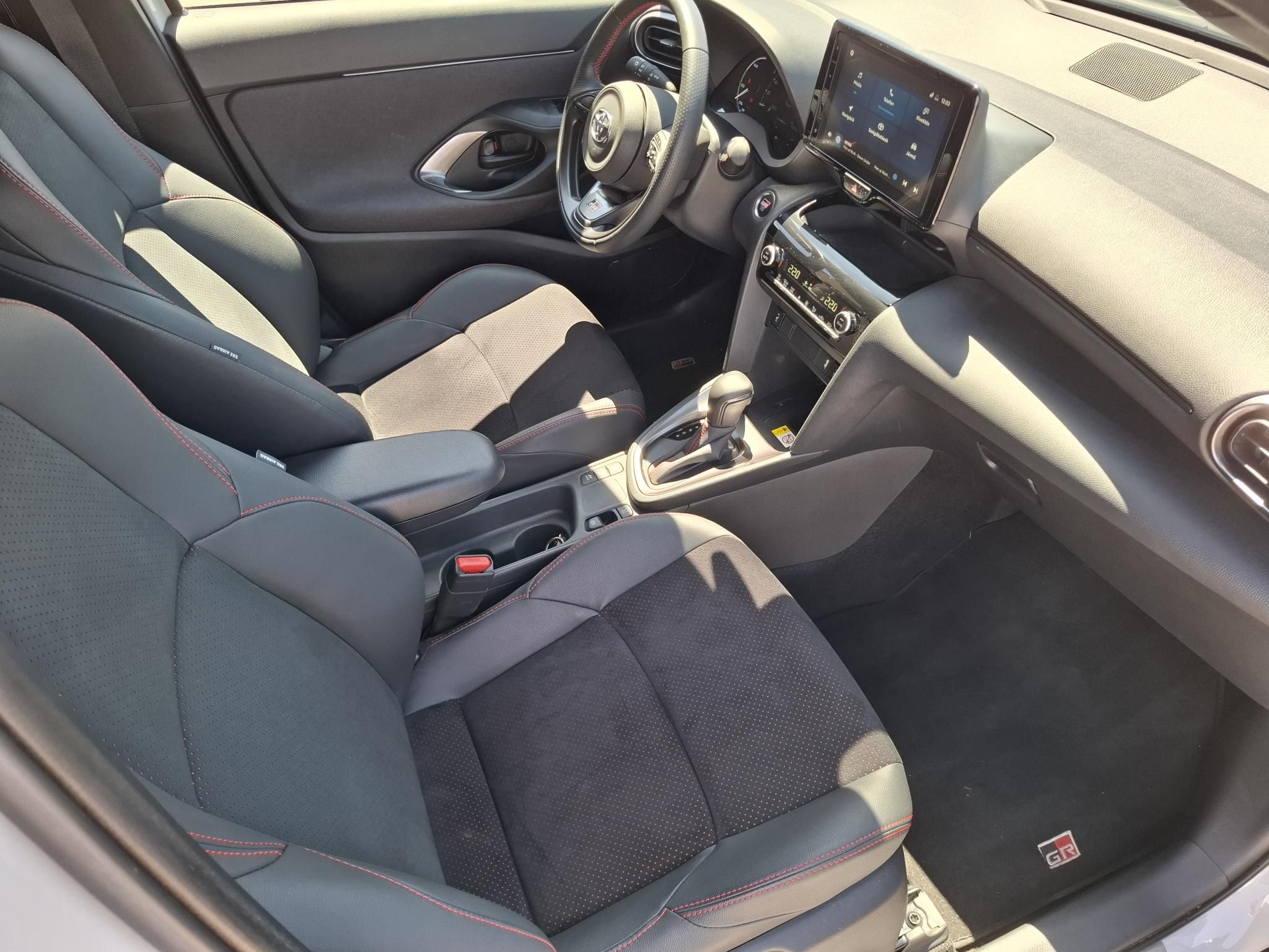 TOYOTA YARIS CROSS 1.5 Hybrid GR Sport e-CVT
