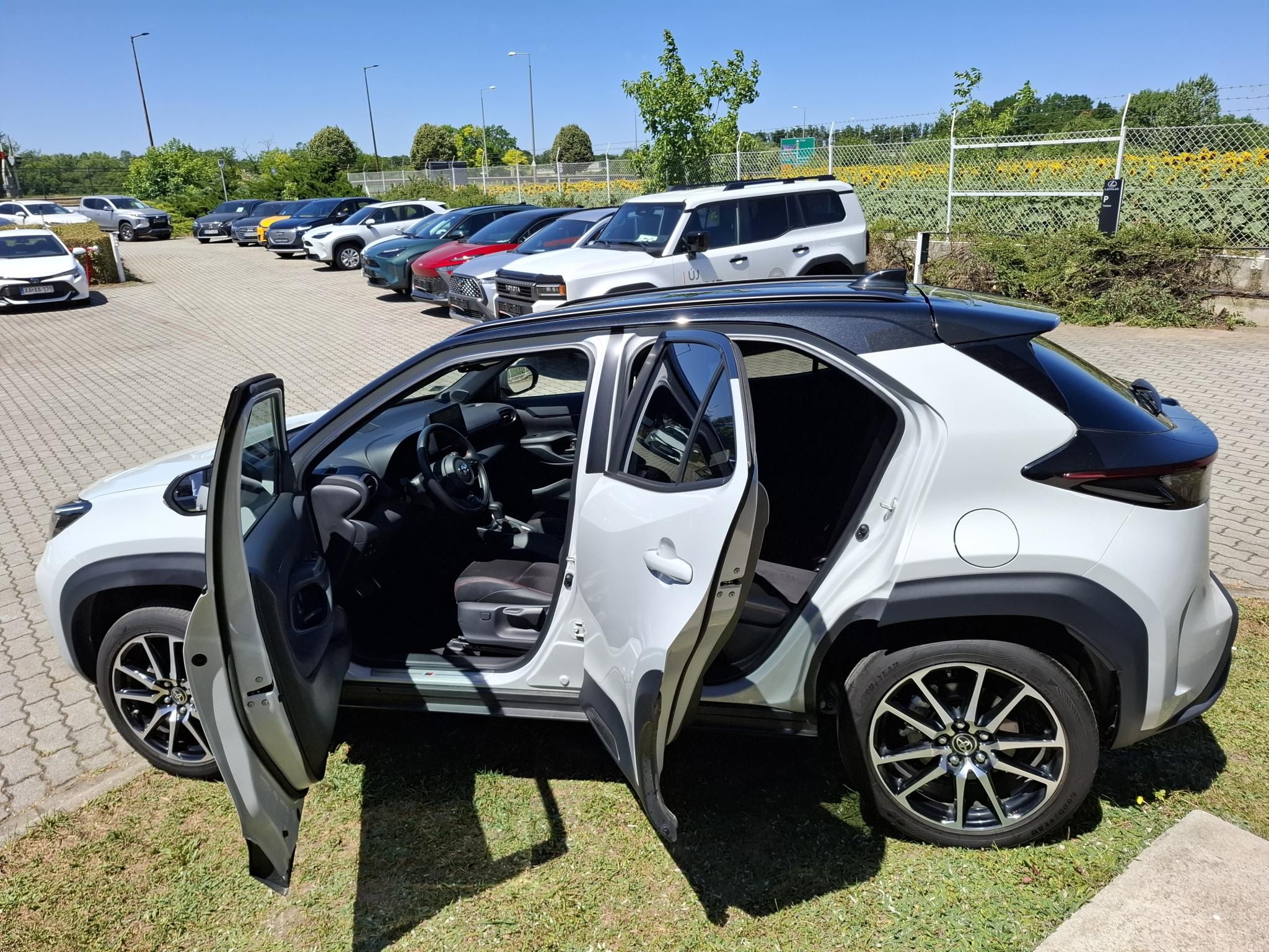 TOYOTA YARIS CROSS 1.5 Hybrid GR Sport e-CVT