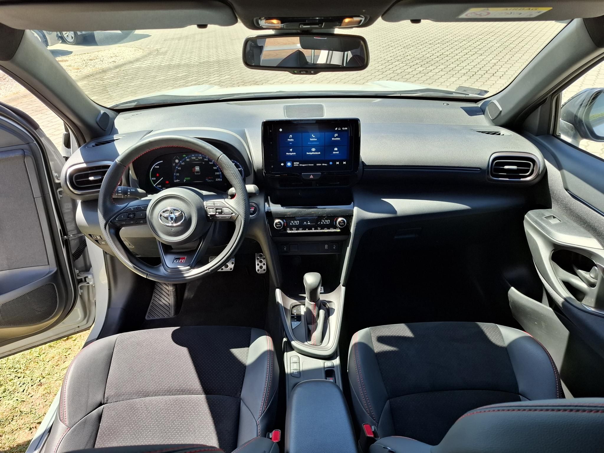 TOYOTA YARIS CROSS 1.5 Hybrid GR Sport e-CVT
