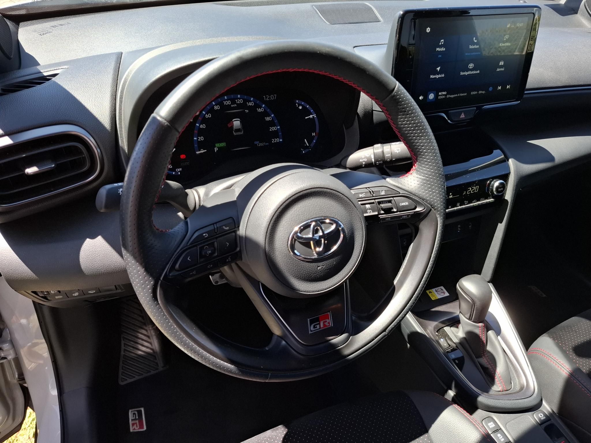 TOYOTA YARIS CROSS 1.5 Hybrid GR Sport e-CVT