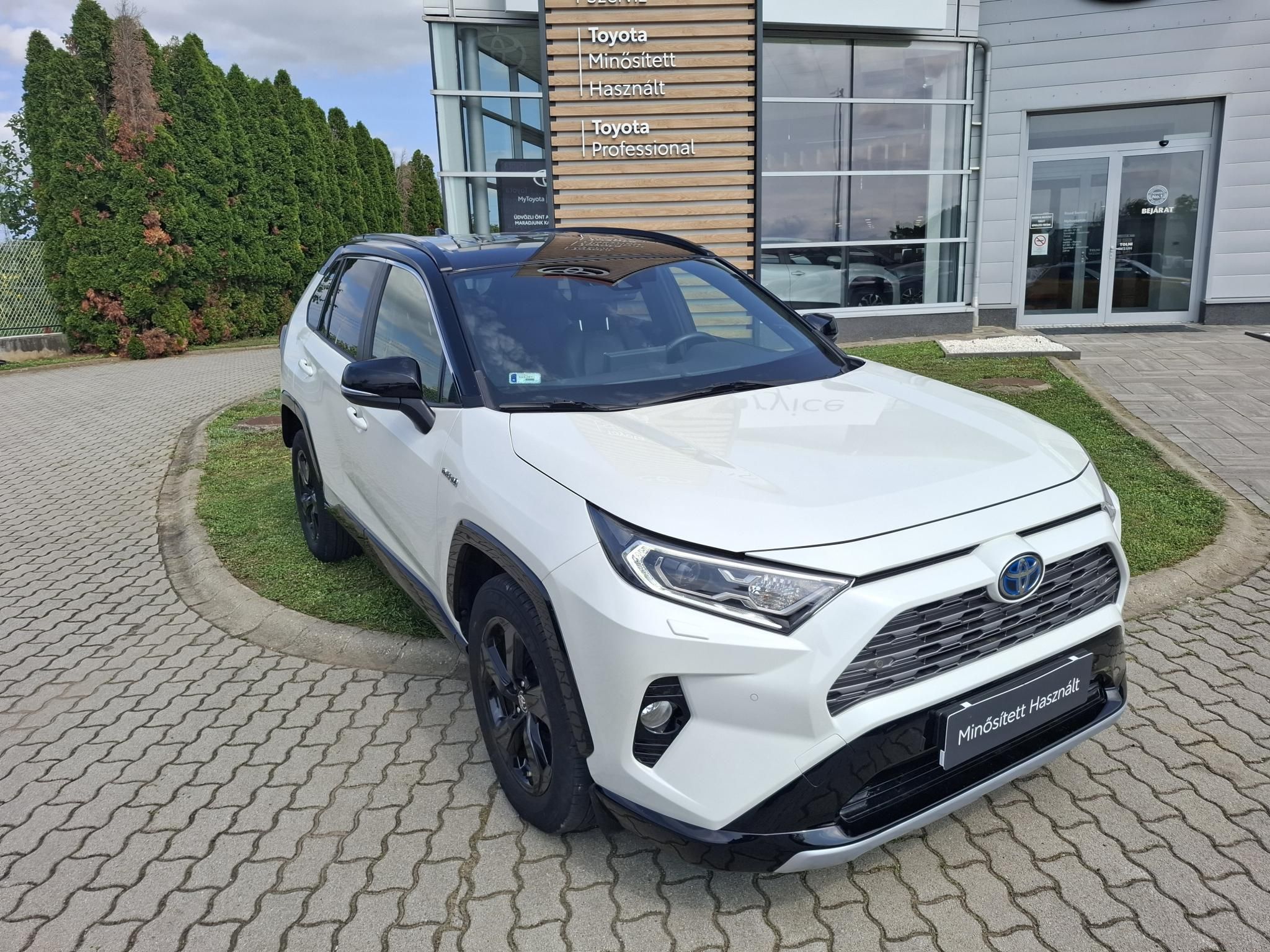TOYOTA RAV 4 Rav4 2.5 Hybrid Selection e-CVT + 2 év Minősített Toyota Használt Autó Garancia