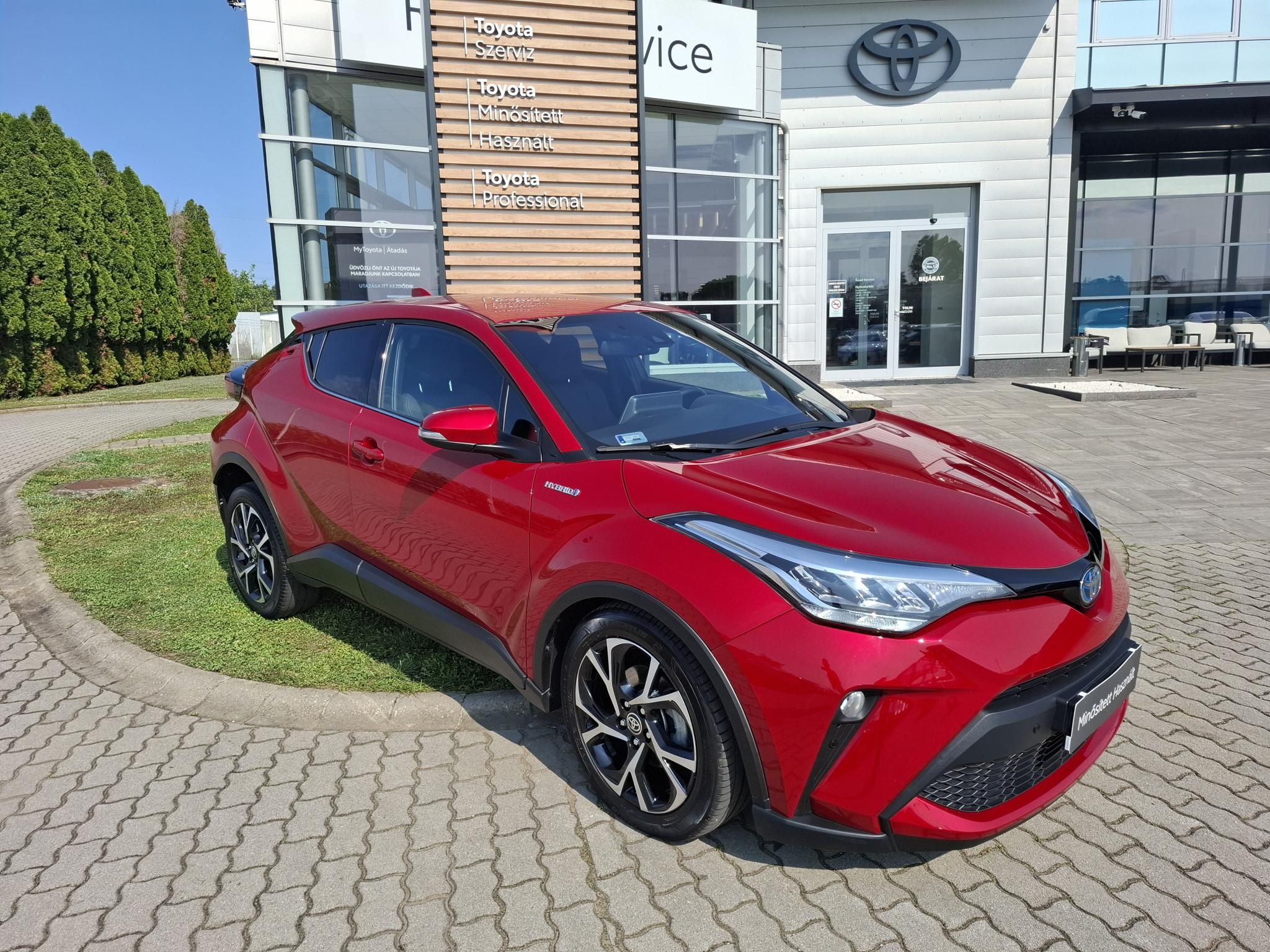 TOYOTA C-HR 1.8 Hybrid Style e-CVT + 2 Év Minősített Toyota Használt Autó Garancia