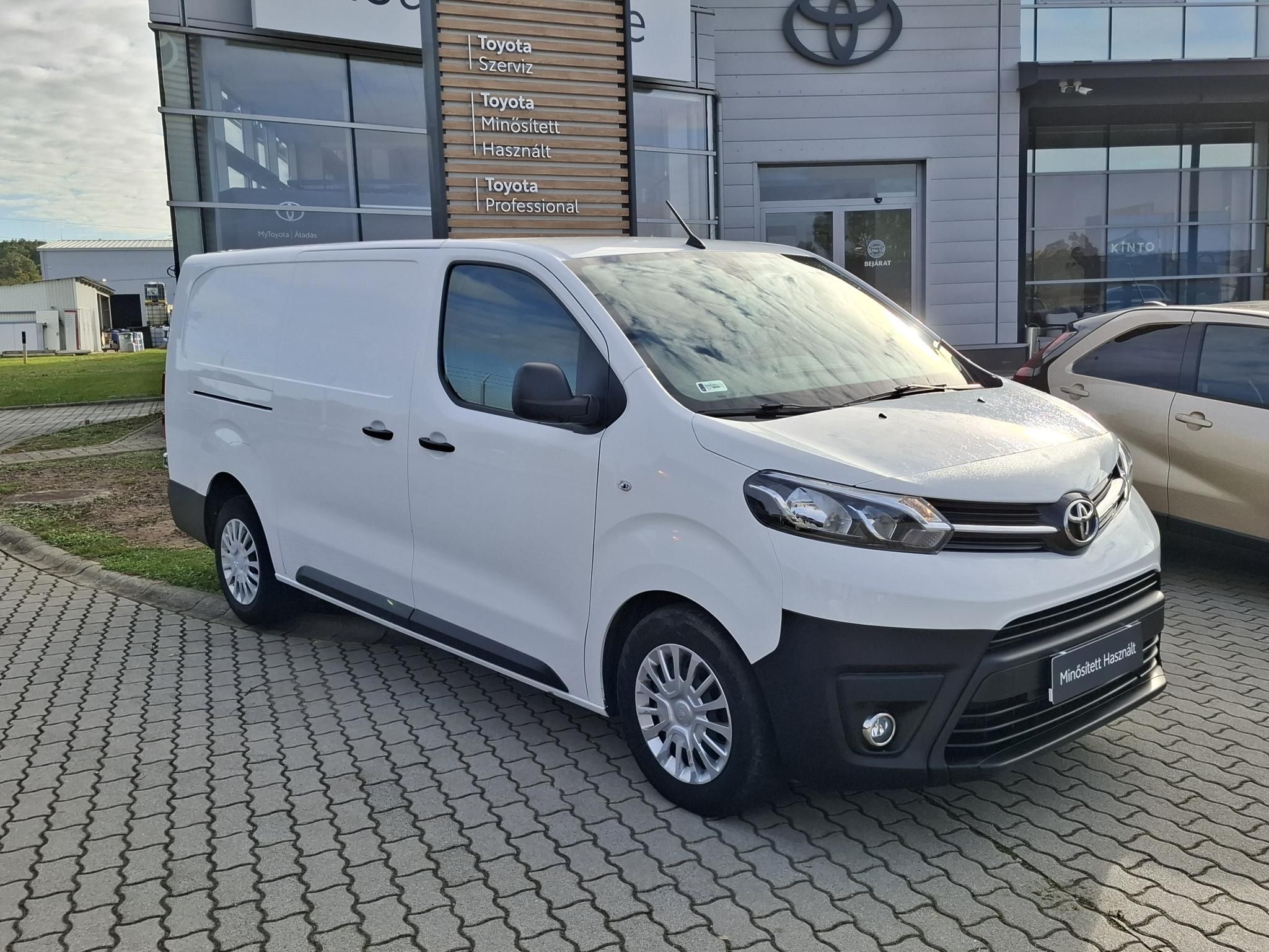 TOYOTA PROACE 2.0 D-4D Combi Active L2H1