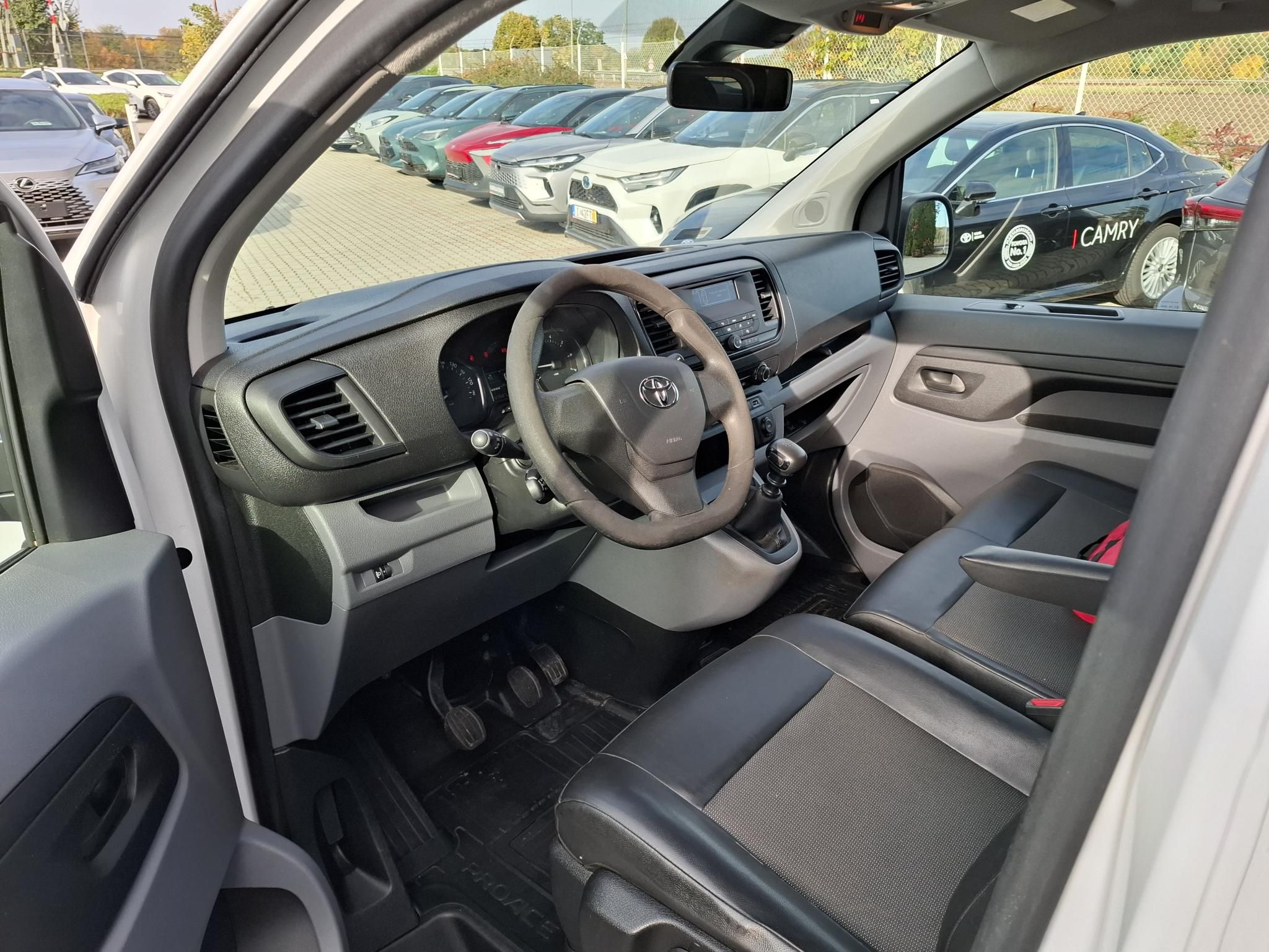 TOYOTA PROACE 2.0 D-4D Combi Active L2H1