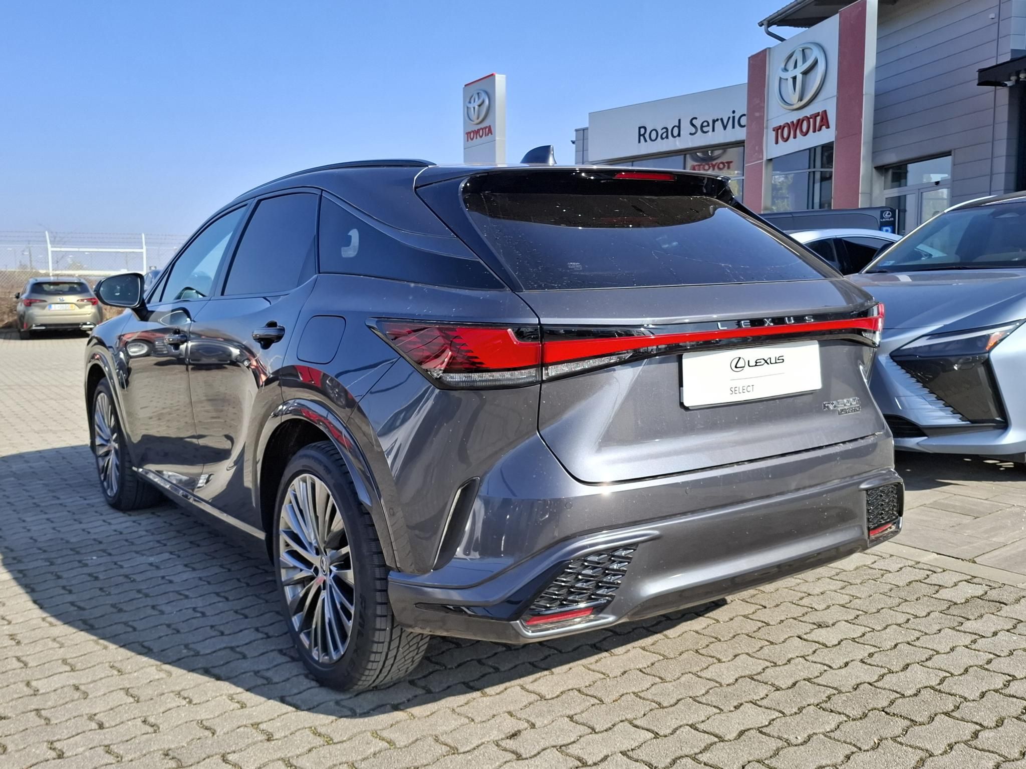 LEXUS RX 500h F Sport Edition (Automata) + Lexus gyári 21 téli kerékkel