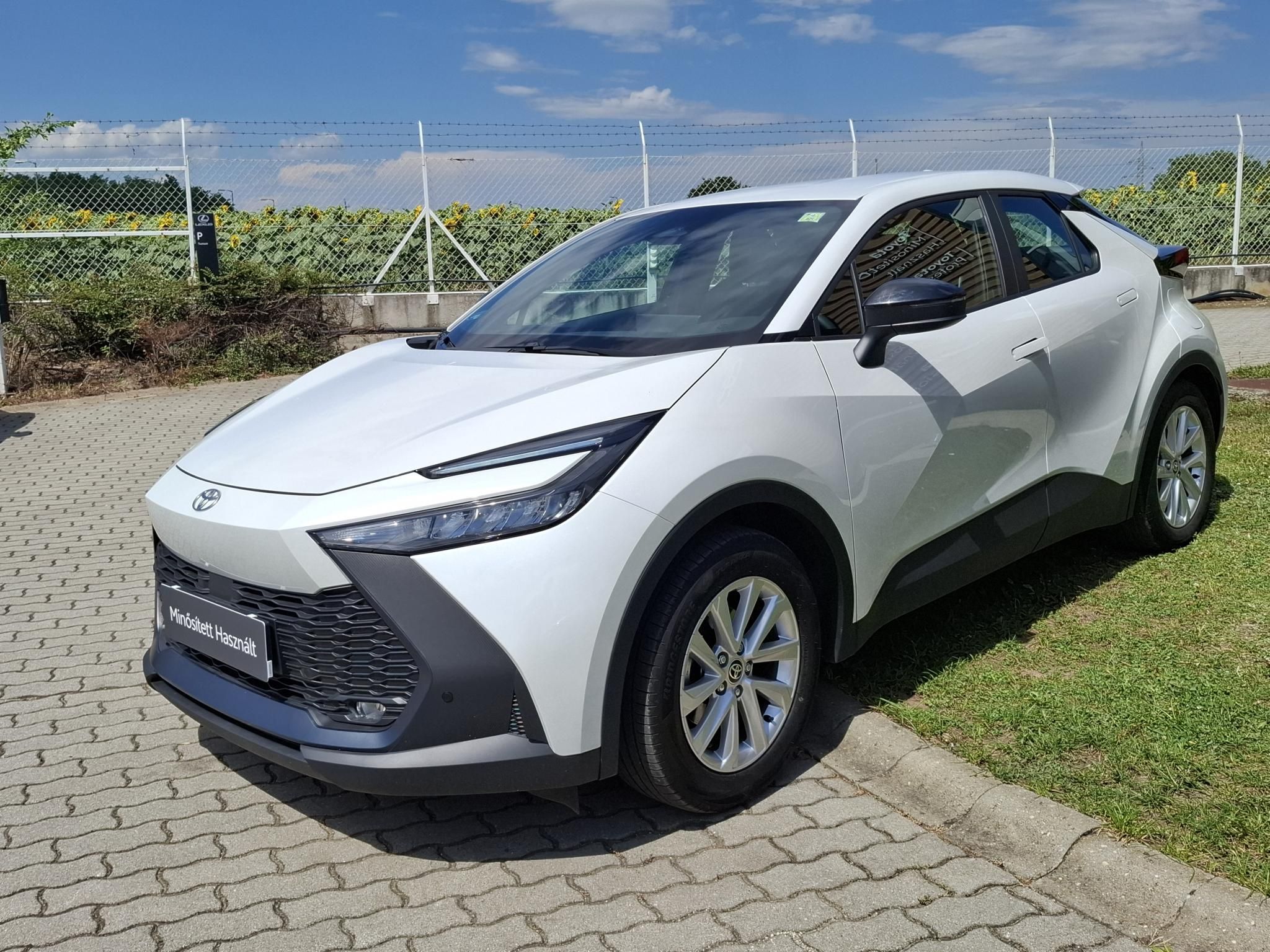 TOYOTA C-HR 1.8 Hybrid Comfort Business e-CVT ÁFÁ-s. Nyílt végű lízing lehetséges