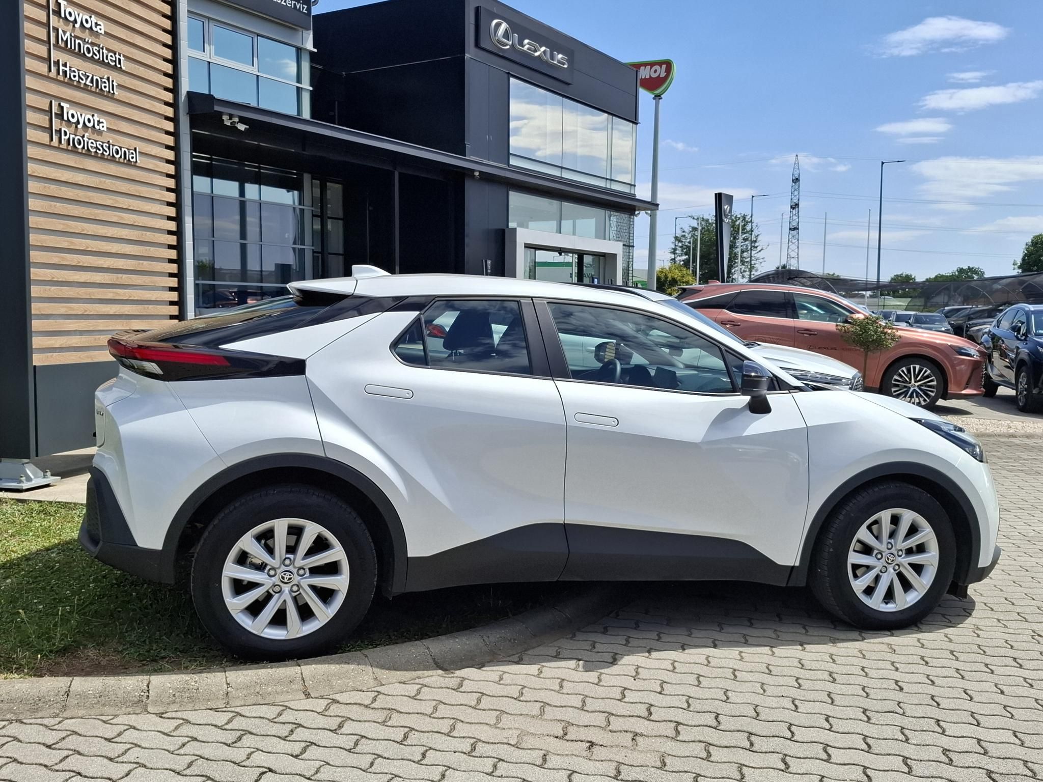 TOYOTA C-HR 1.8 Hybrid Comfort Business e-CVT ÁFÁ-s. Nyílt végű lízing lehetséges