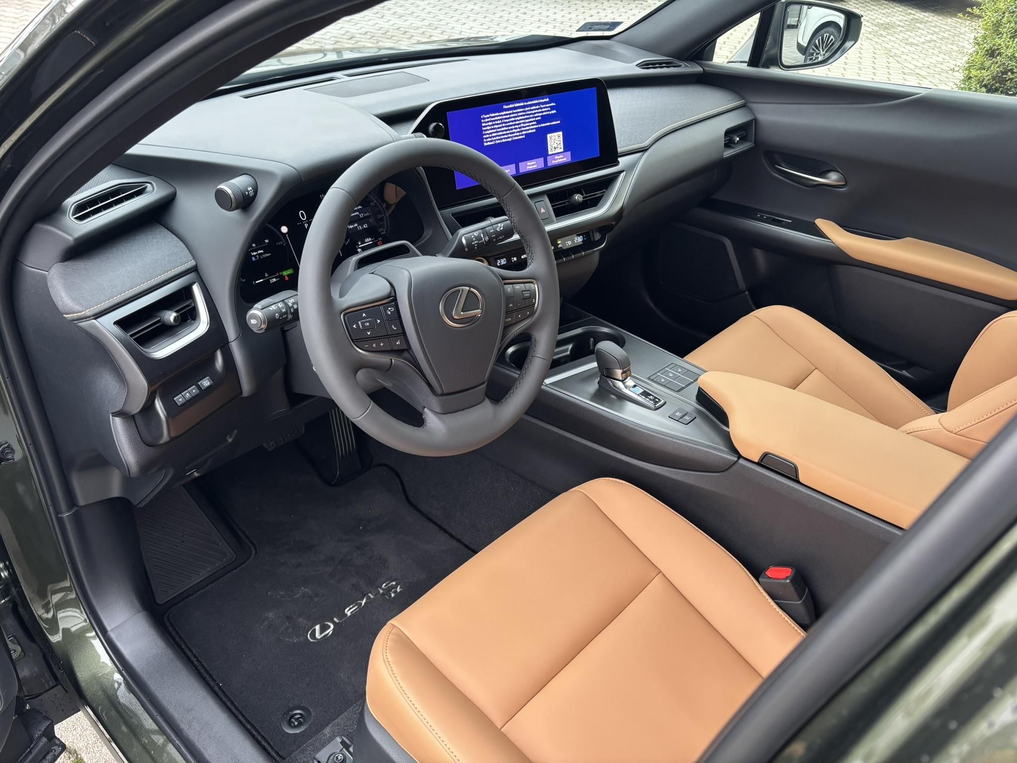 LEXUS UX 300h F Sport Design e-CVT