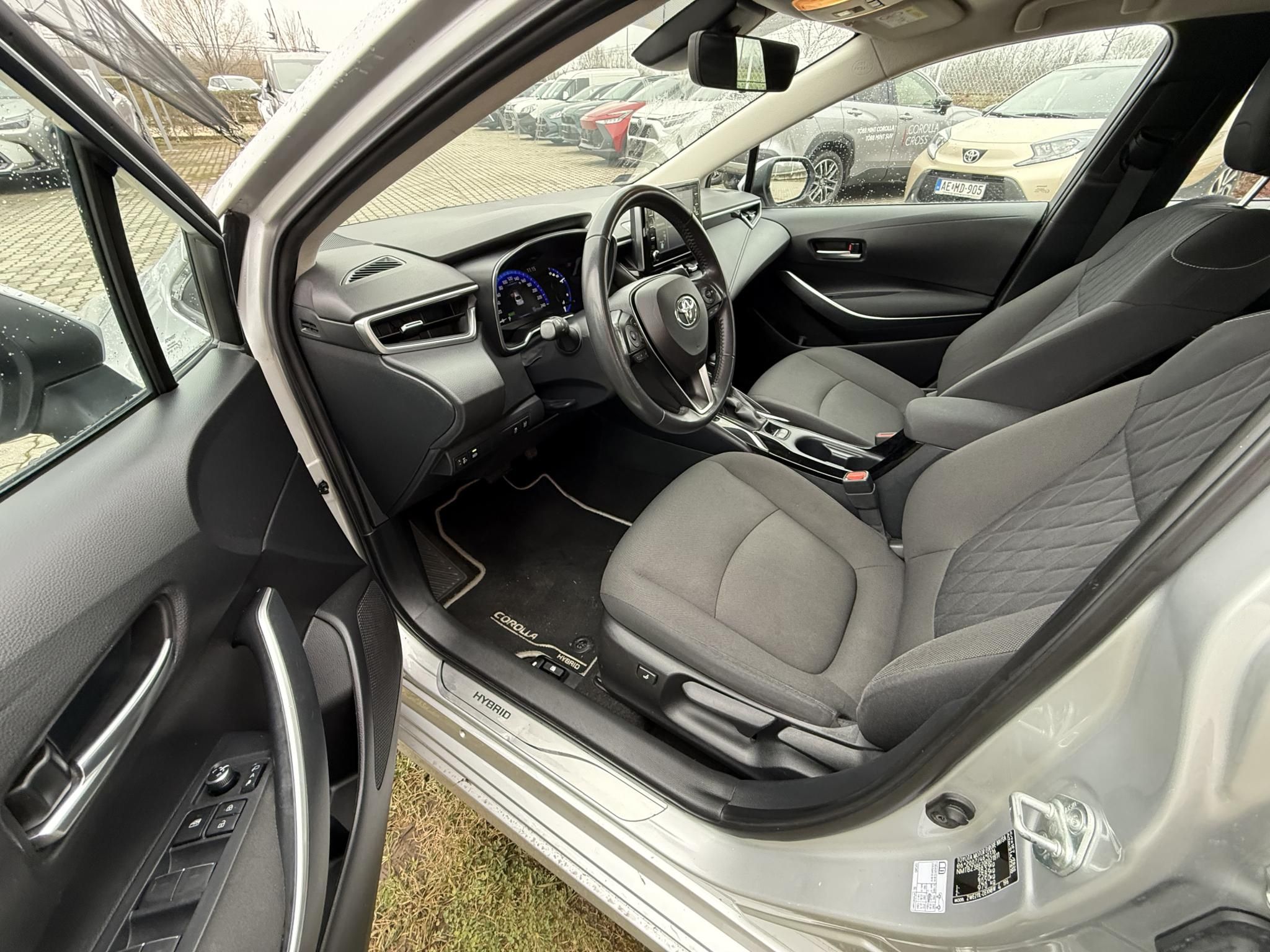 TOYOTA COROLLA Sedan 1.8 Hybrid Comfort Tech e-CVT + 2 év Toyota Minősített Használt Autó Garancia