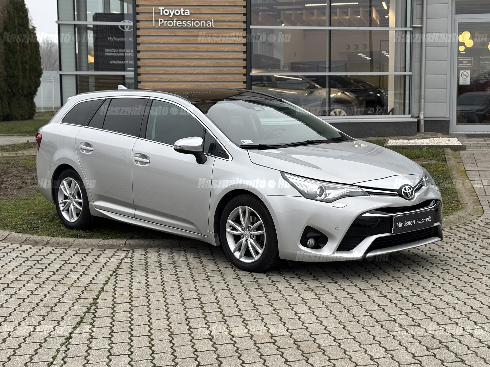TOYOTA AVENSIS 2.0 Active Trend CVT Full Extra + 2 év Toyota Minősített Használt Autó Garancia