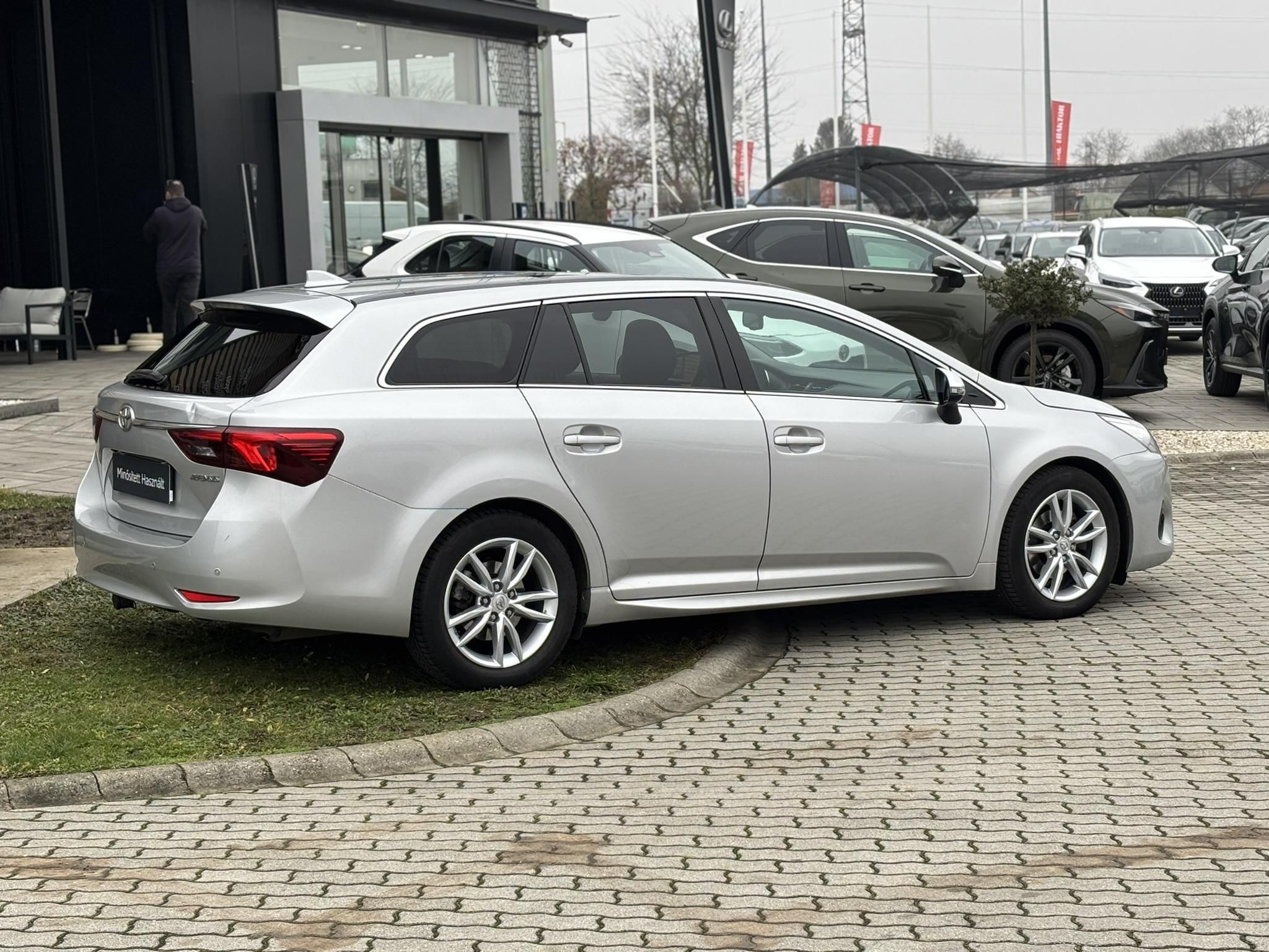 TOYOTA AVENSIS 2.0 Active Trend CVT Full Extra + 2 év Toyota Minősített Használt Autó Garancia
