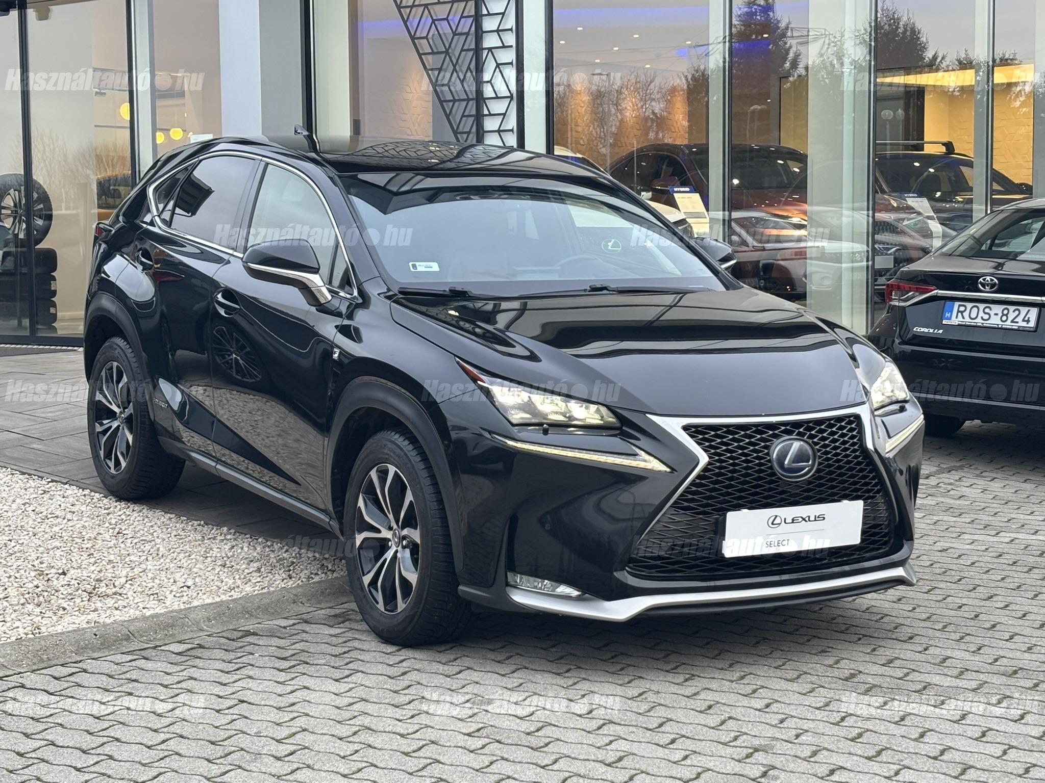 LEXUS NX 300h F Sport Plus Navi Panoramic CVT + + Új téli és nyári gumikkal + +