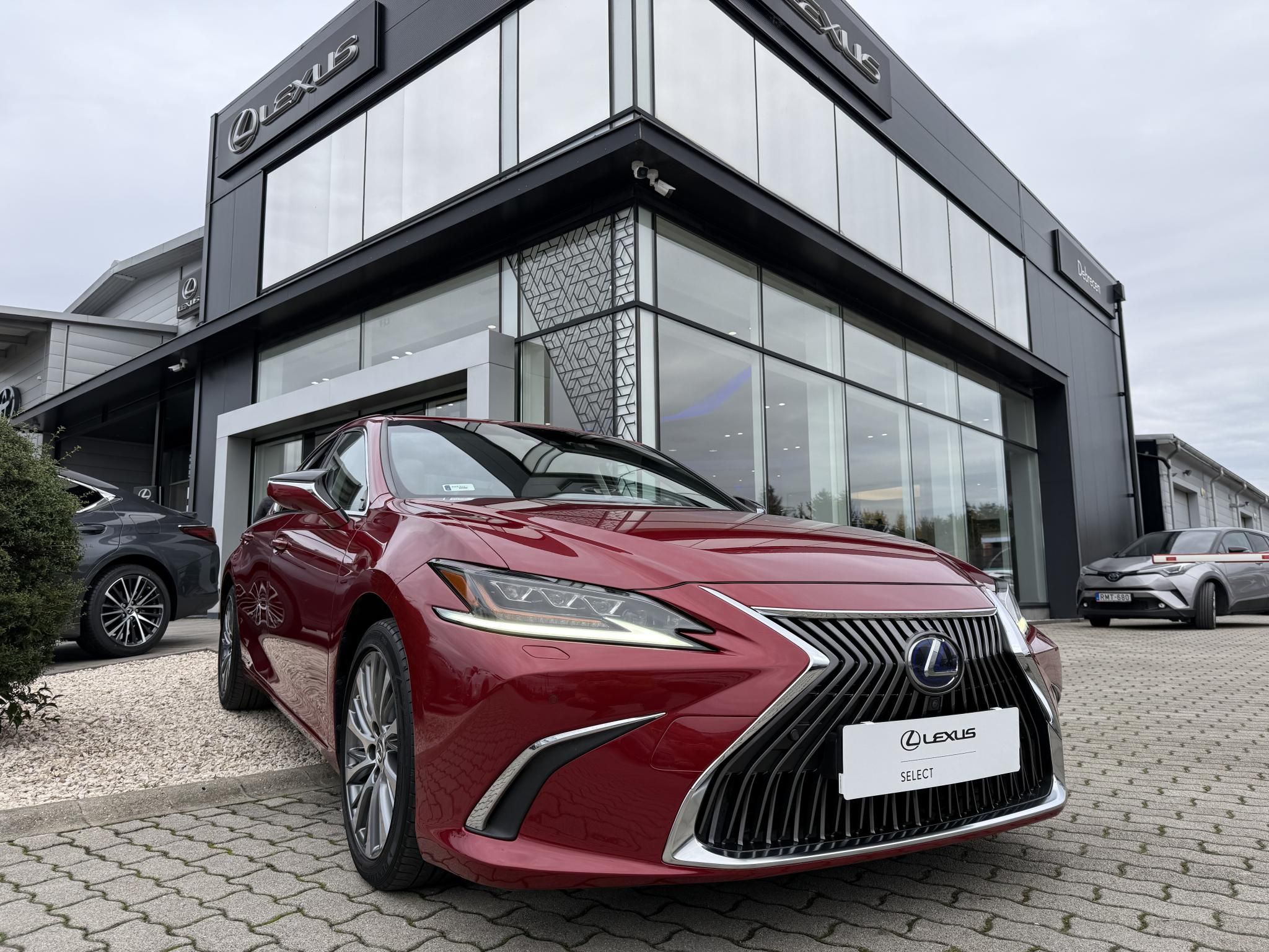 LEXUS ES 300h Prestiege Top CVT + 2 év Lexus Select Garancia