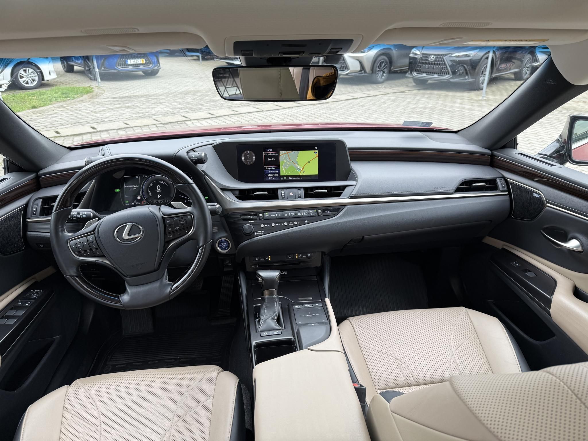 LEXUS ES 300h Prestiege Top CVT + 2 év Lexus Select Garancia