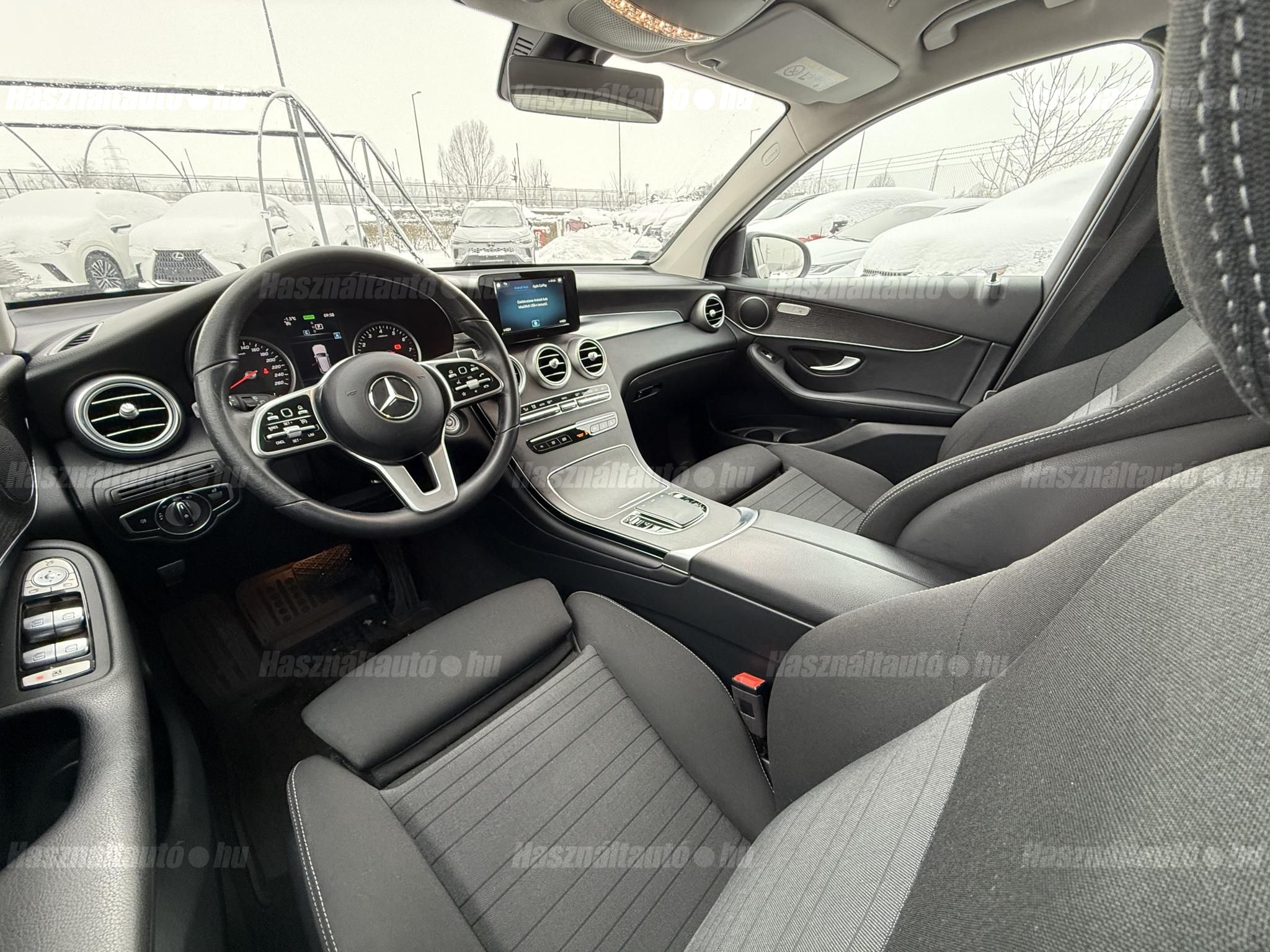 MERCEDES-BENZ GLC 200 4Matic 9G-TRONIC Mild hybrid drive Frissen szervizelt. Márkaszervizben!!