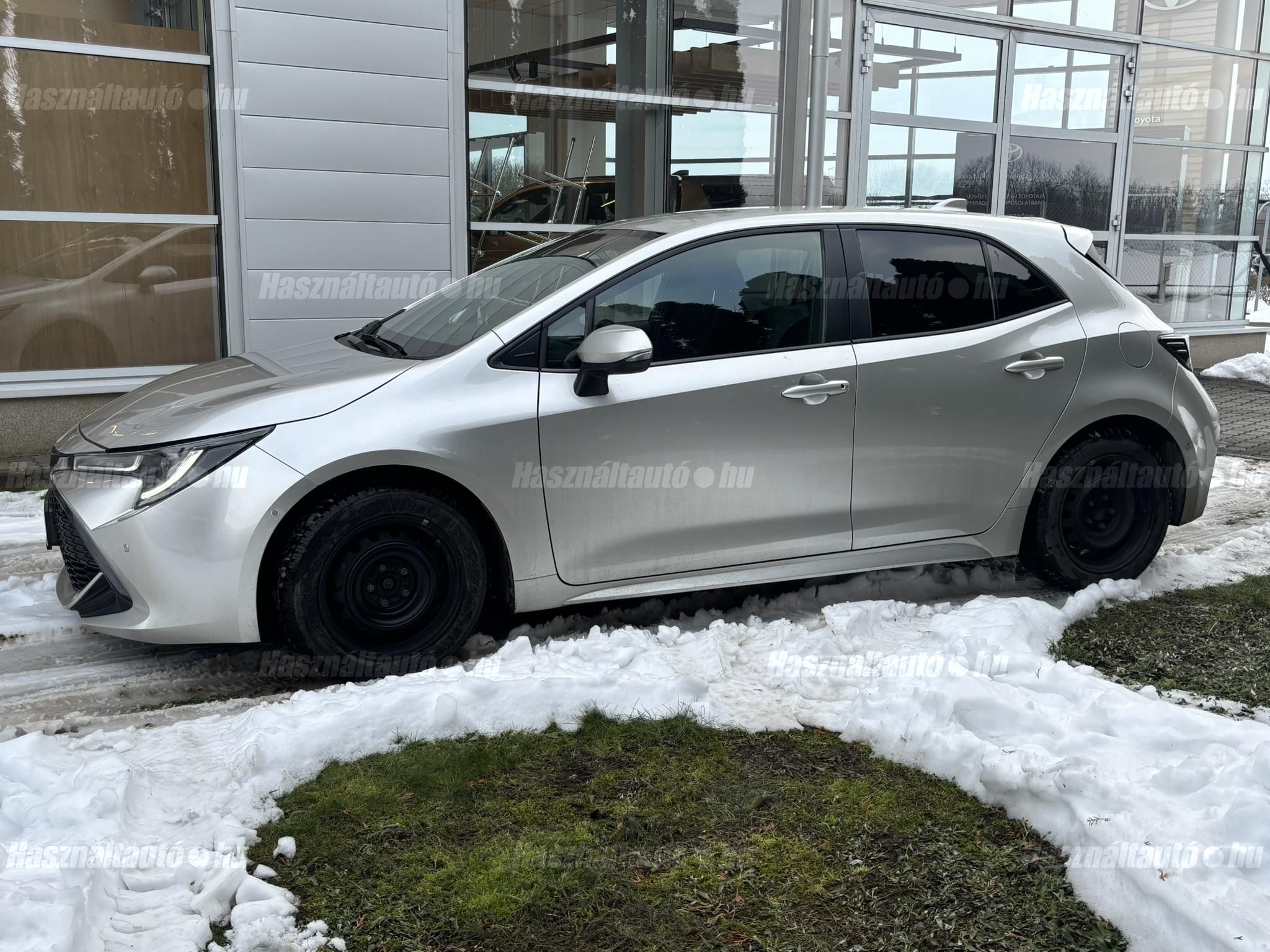 TOYOTA COROLLA 1.2T Comfort Style Tech CVT + 2 év Toyota Minősített Használt Autó Garancia