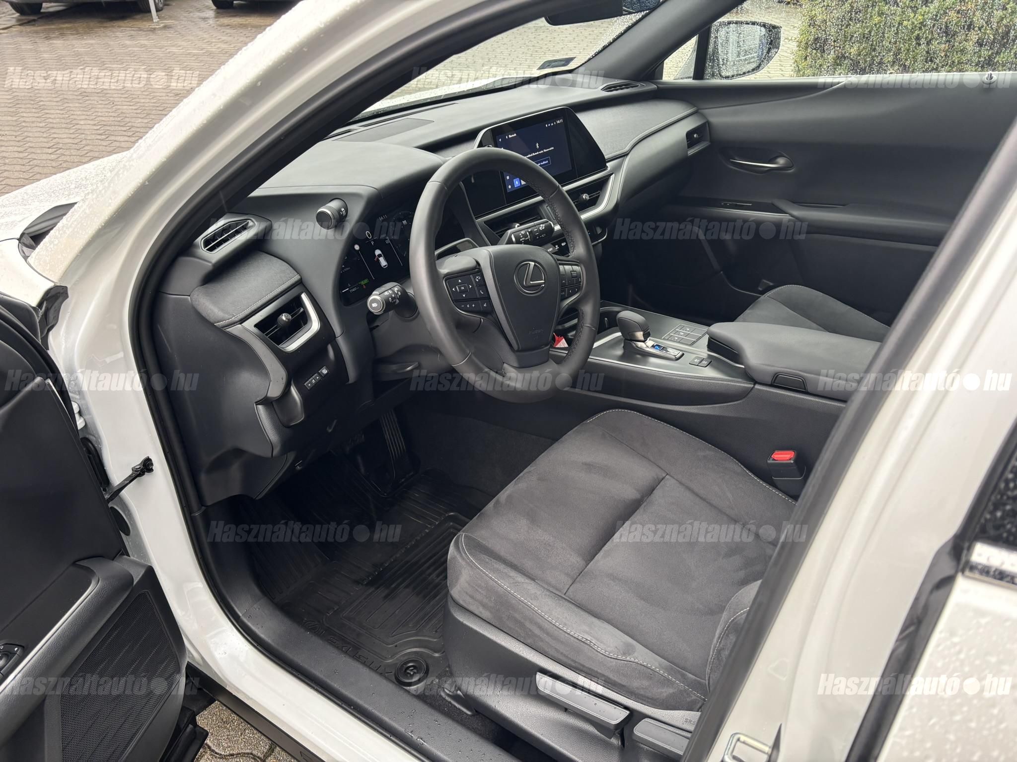 LEXUS UX 300h Business Edition Tech e-CVT