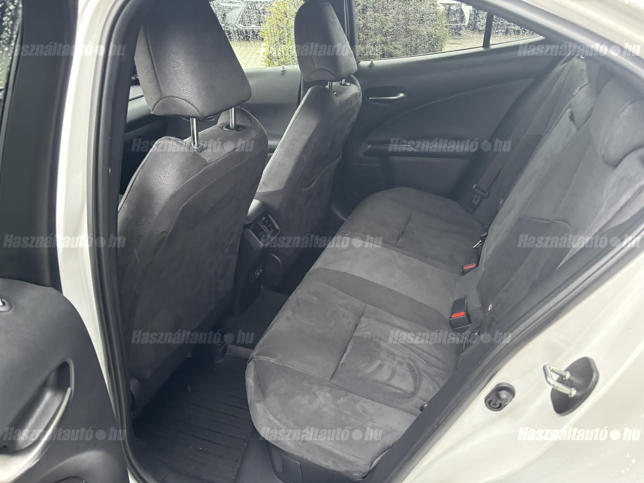 LEXUS UX 300h Business Edition Tech e-CVT