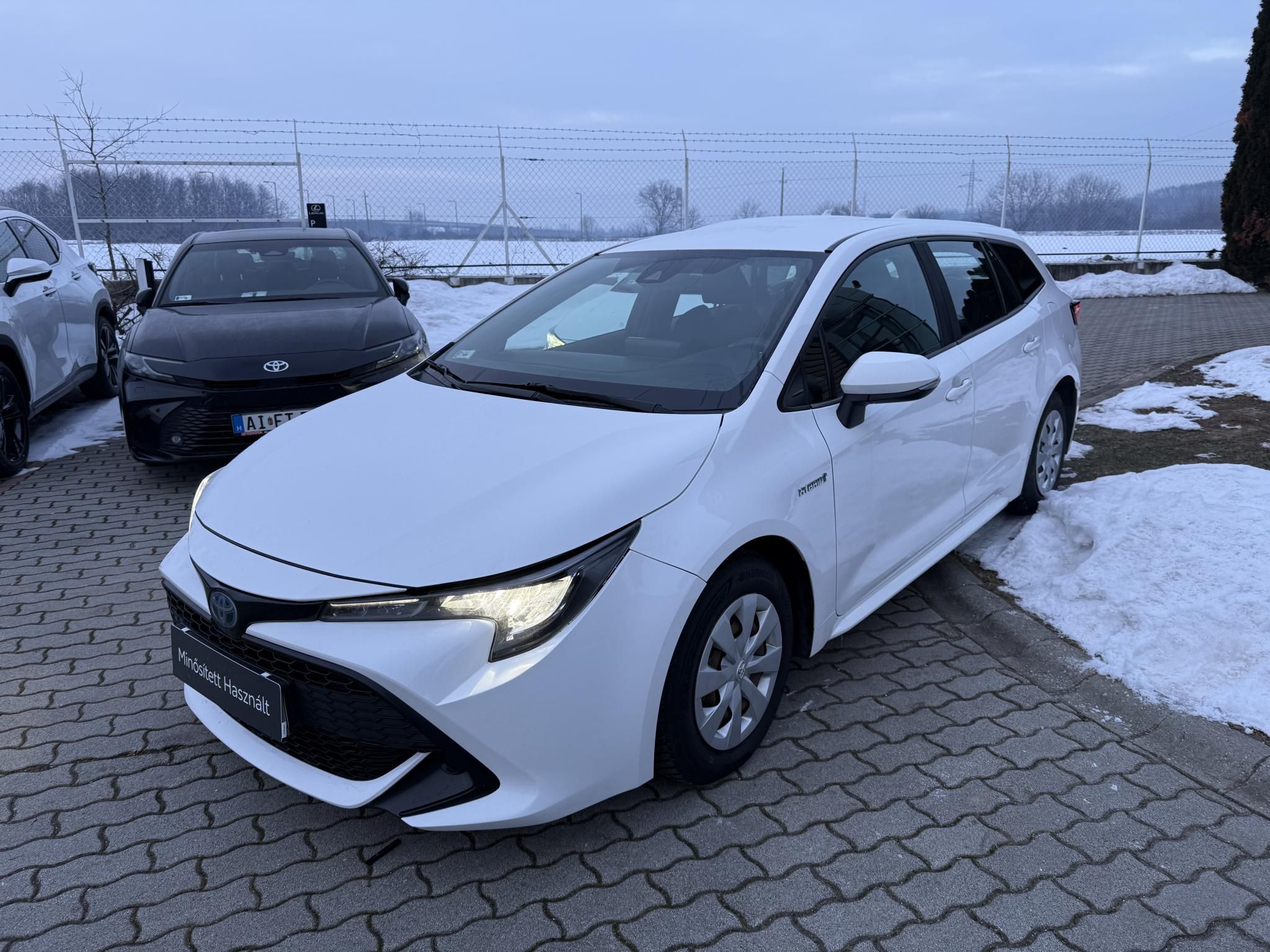 TOYOTA COROLLA Touring Sports 1.8 Hybrid Active e-CVT