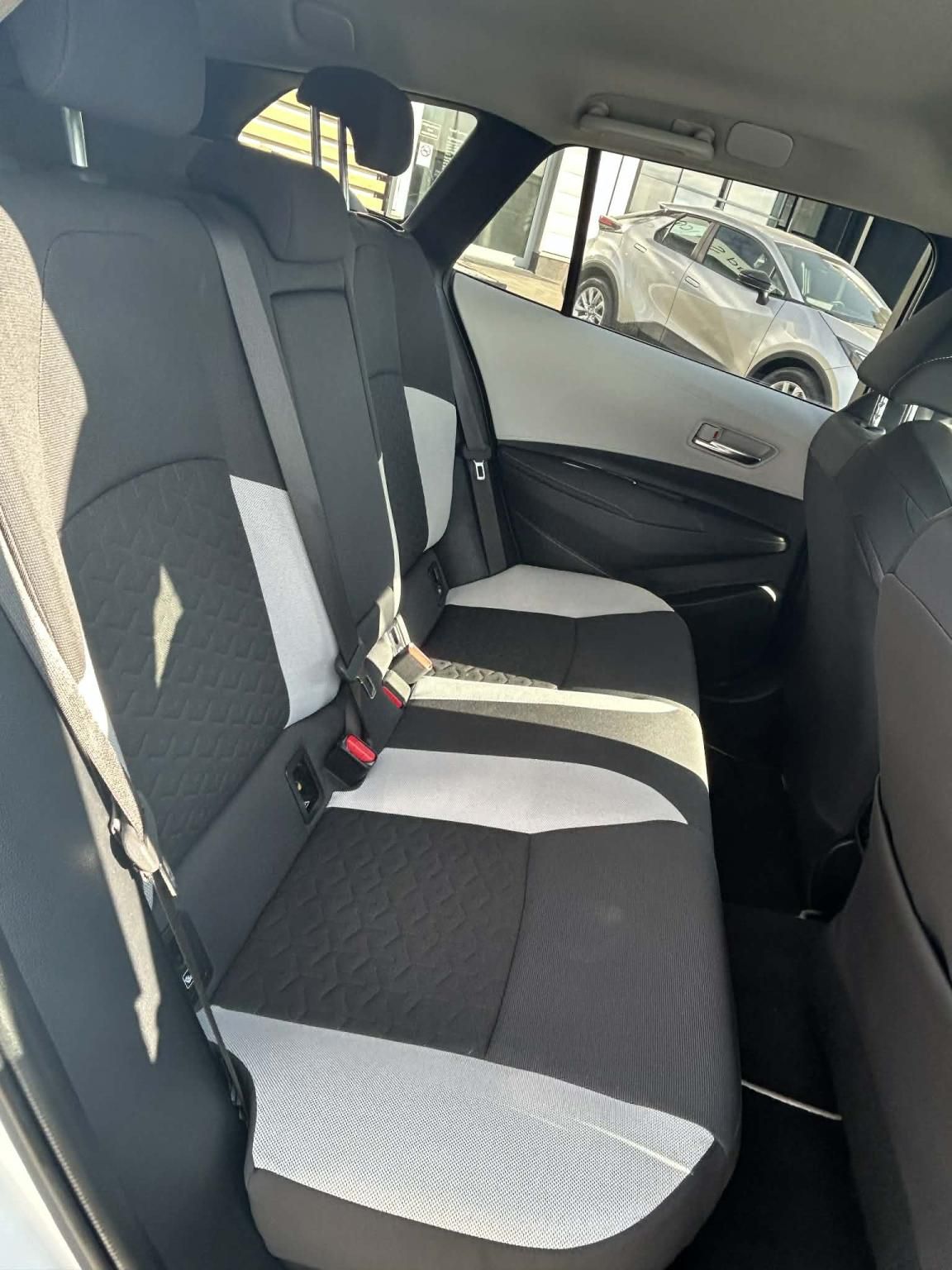 TOYOTA COROLLA Touring Sports 2.0 Hybrid Comfort Style Tech e-CVT +2 ÉV TOYOTA MINŐSÍTETT HASZNÁLT GARANCIA