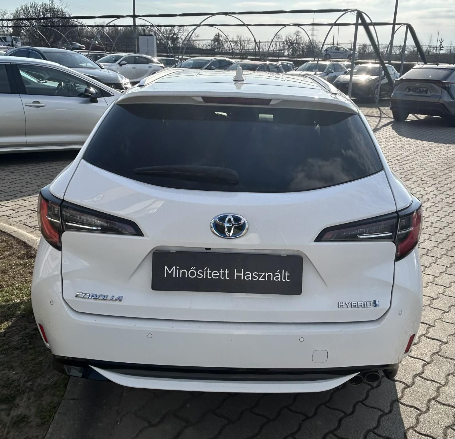 TOYOTA COROLLA Touring Sports 2.0 Hybrid Comfort Style Tech e-CVT +2 ÉV TOYOTA MINŐSÍTETT HASZNÁLT GARANCIA