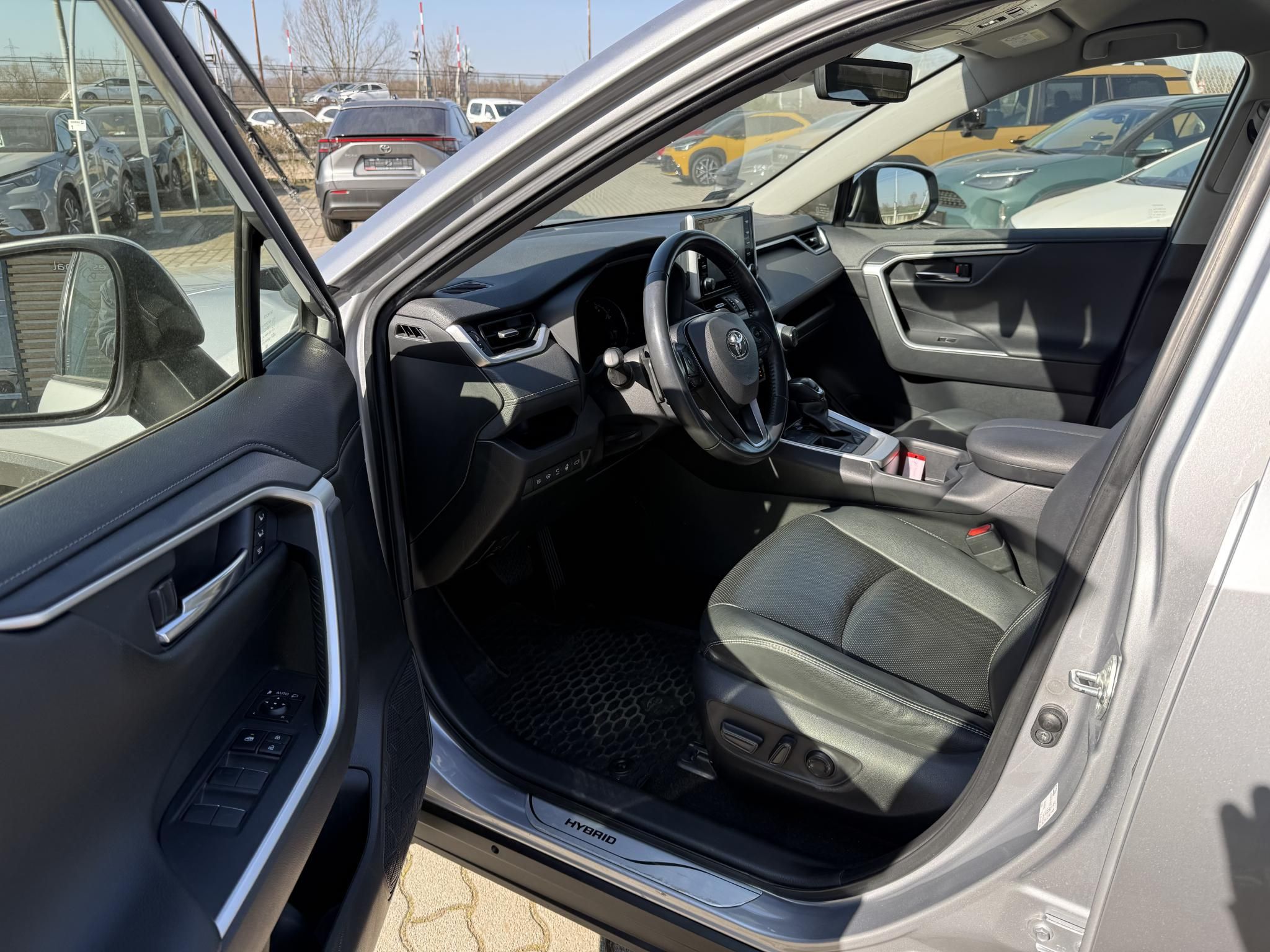 TOYOTA RAV 4 Rav4 2.5 Hybrid Executive e-CVT + 2 év Toyota Minősített Használt Autó Garancia