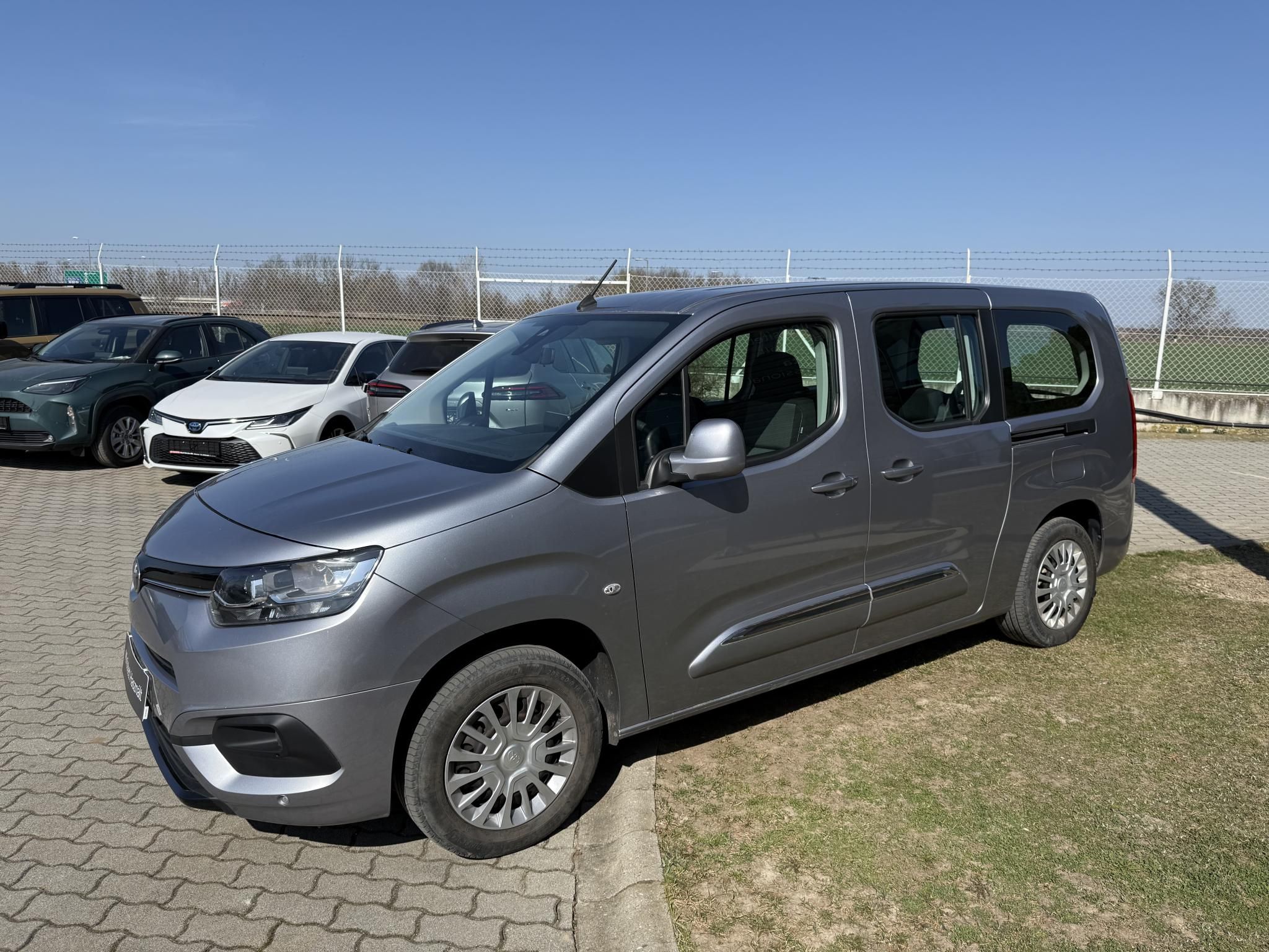 TOYOTA PROACE City Verso 1.2T Shuttle L2H1 + 2 év Toyota Minősített Használt Autó Garancia