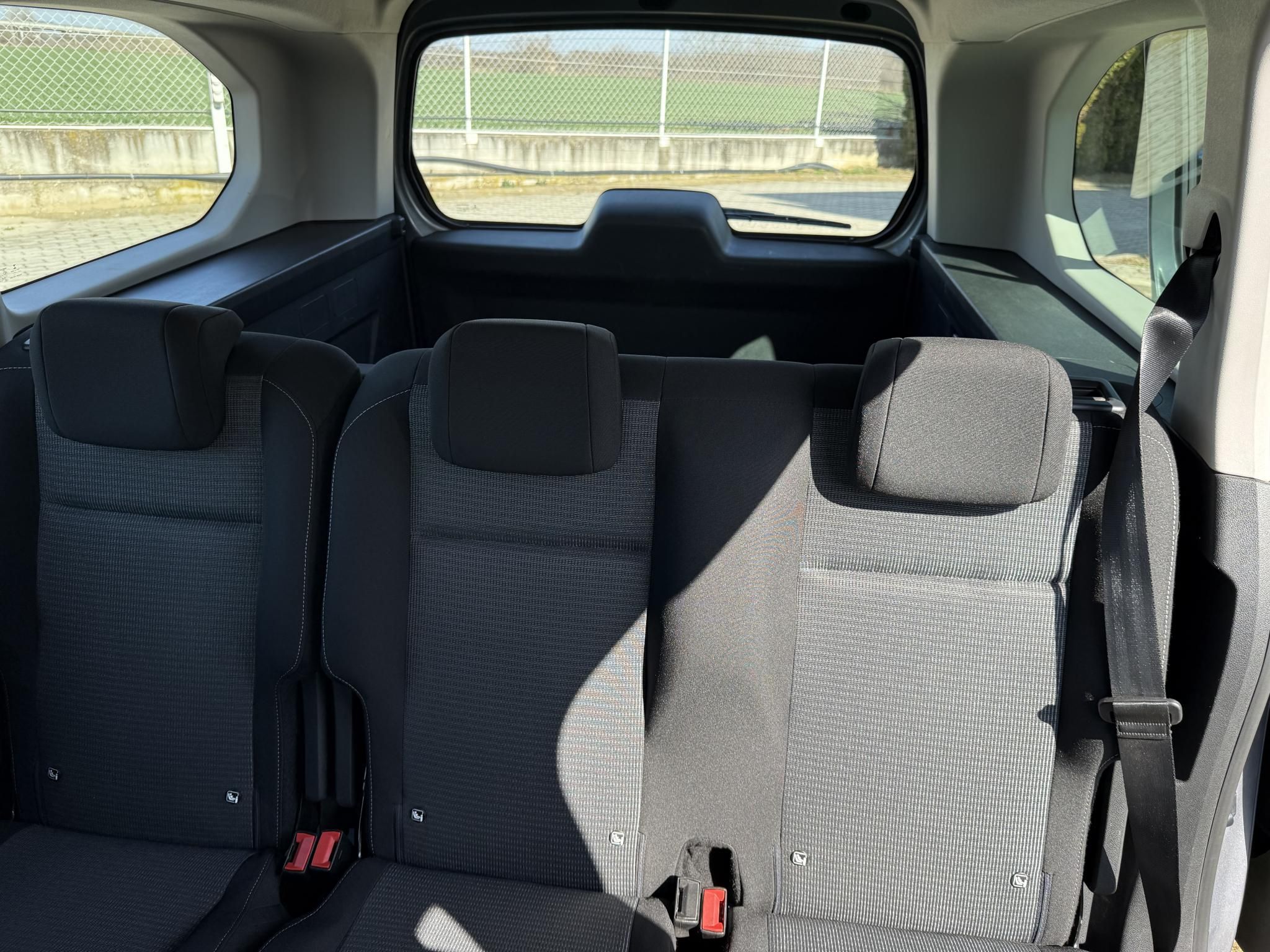 TOYOTA PROACE City Verso 1.2T Shuttle L2H1 + 2 év Toyota Minősített Használt Autó Garancia