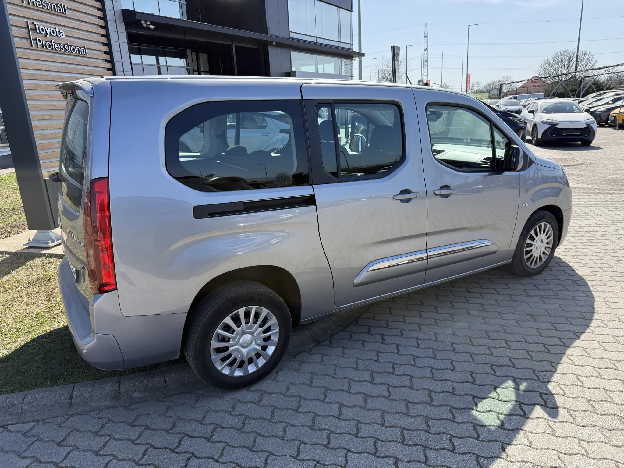 TOYOTA PROACE City Verso 1.2T Shuttle L2H1 + 2 év Toyota Minősített Használt Autó Garancia