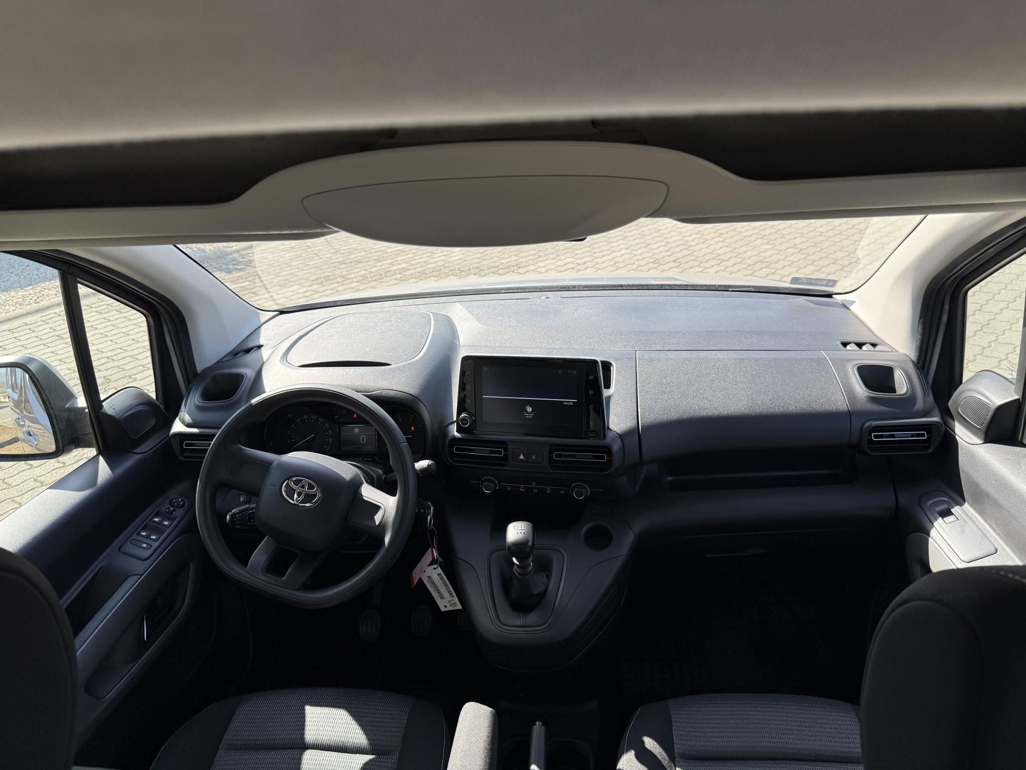 TOYOTA PROACE City Verso 1.2T Shuttle L2H1 + 2 év Toyota Minősített Használt Autó Garancia