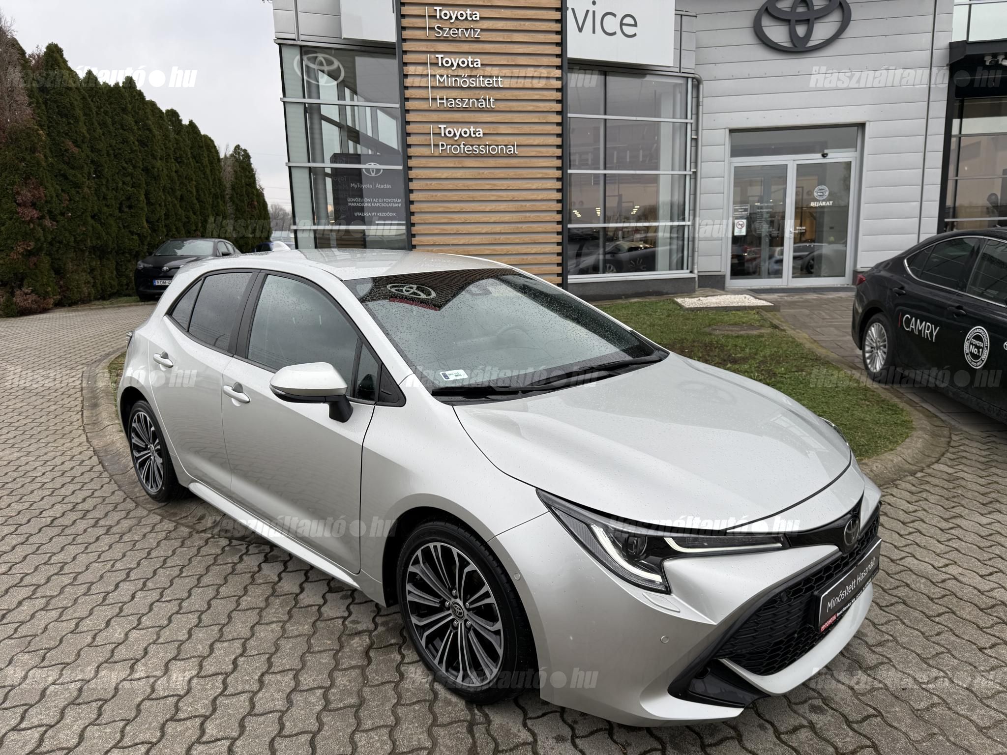 TOYOTA COROLLA 1.2T Comfort Style Tech CVT + 2 év Toyota Minősített Használt Autó Garancia