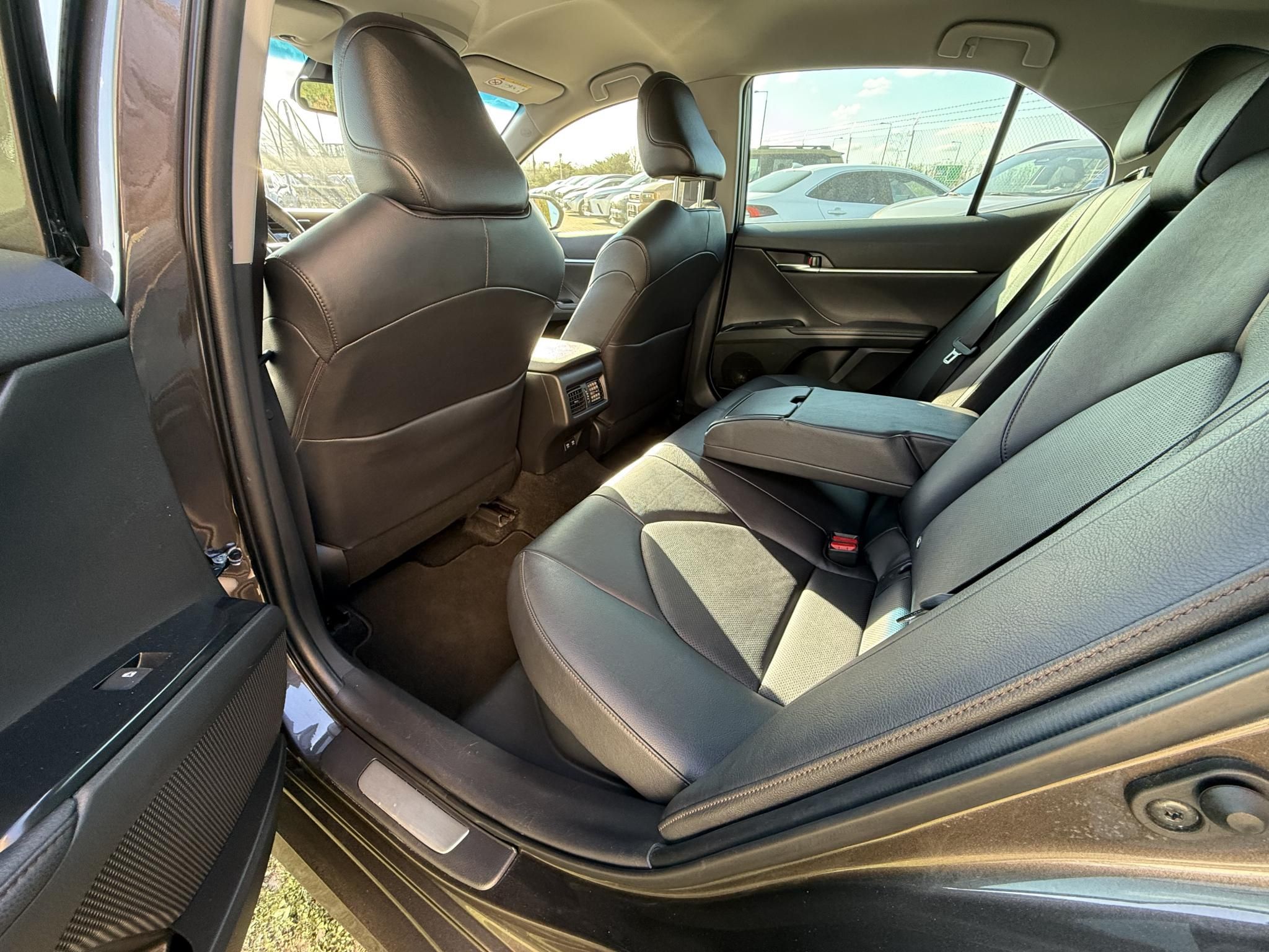 TOYOTA CAMRY 2.5 Hybrid Executive CVT + 2 év Toyota Minősített Használt Autó Garancia