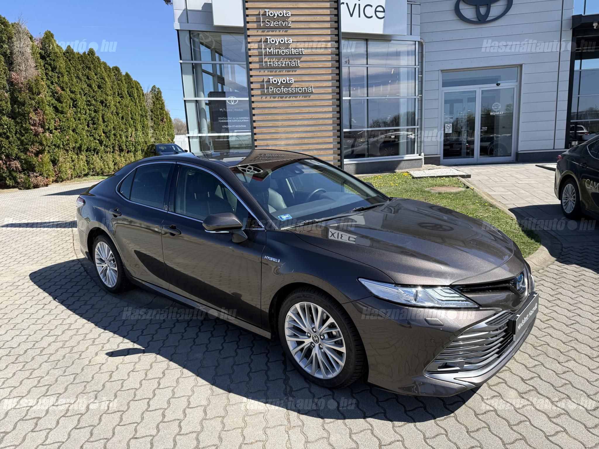 TOYOTA CAMRY 2.5 Hybrid Executive CVT + 2 év Toyota Minősített Használt Autó Garancia