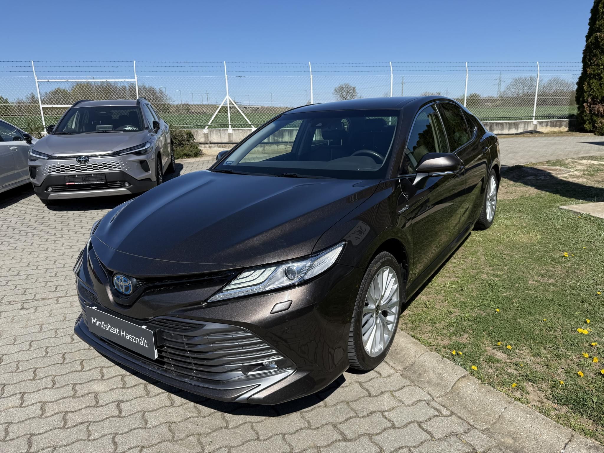 TOYOTA CAMRY 2.5 Hybrid Executive CVT + 2 év Toyota Minősített Használt Autó Garancia