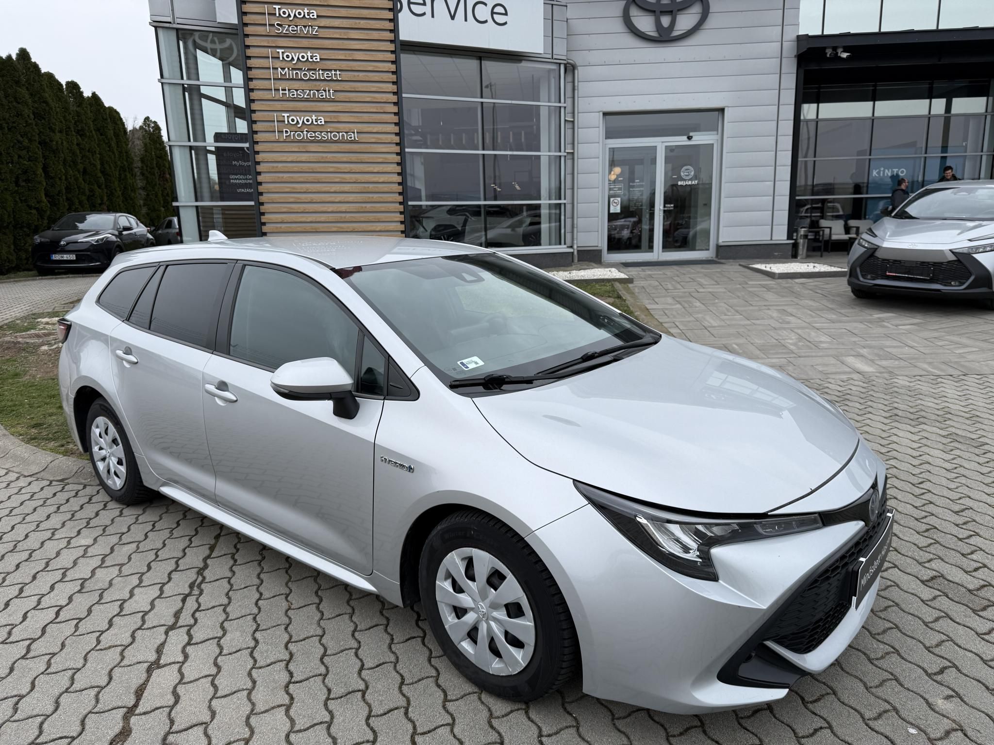 TOYOTA COROLLA Touring Sports 1.8 Hybrid Comfort Business e-CVT + 2 év Toyota Minősített Használt Autó Garancia