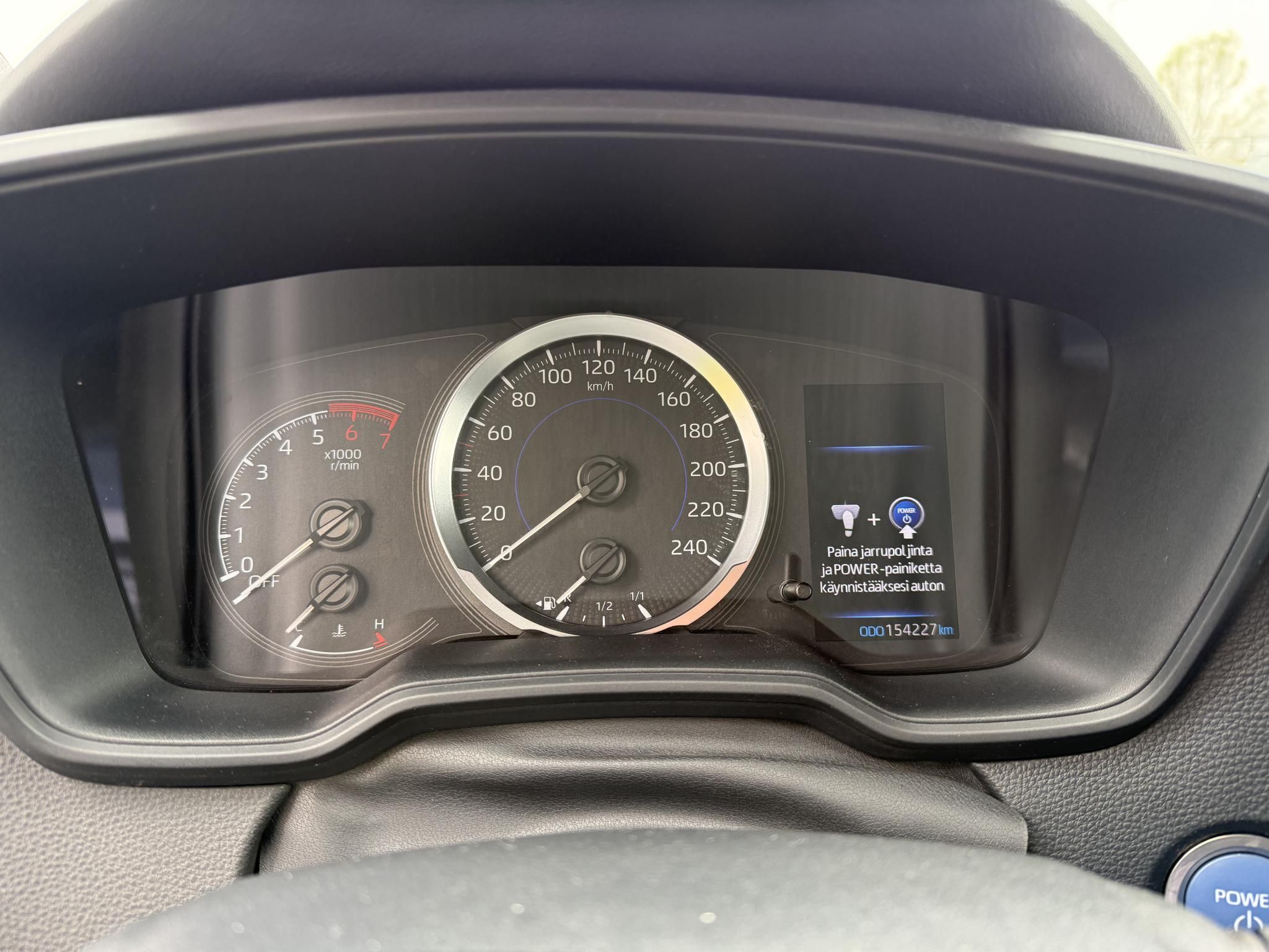 TOYOTA COROLLA Touring Sports 1.8 Hybrid Comfort Business e-CVT + 2 év Toyota Minősített Használt Autó Garancia