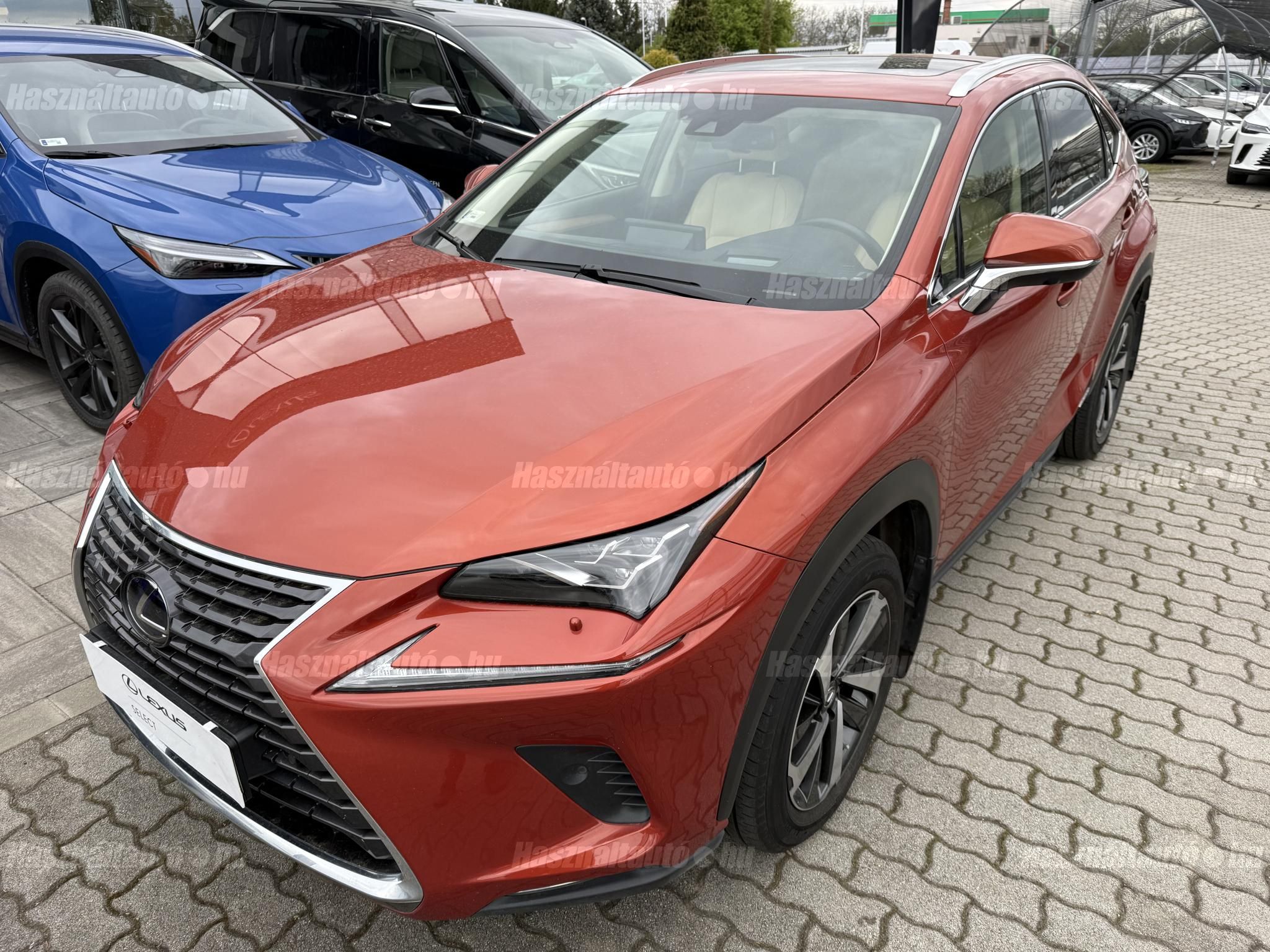 LEXUS NX 300h Luxury CVT + 2 év Lexus Select Garancia