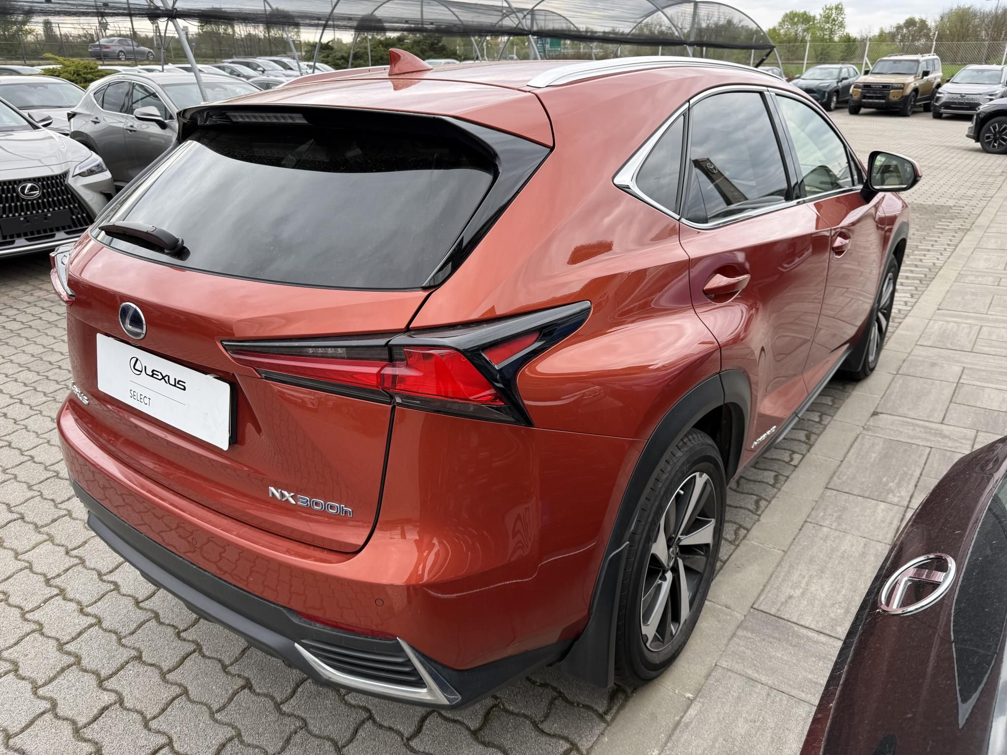 LEXUS NX 300h Luxury CVT + 2 év Lexus Select Garancia
