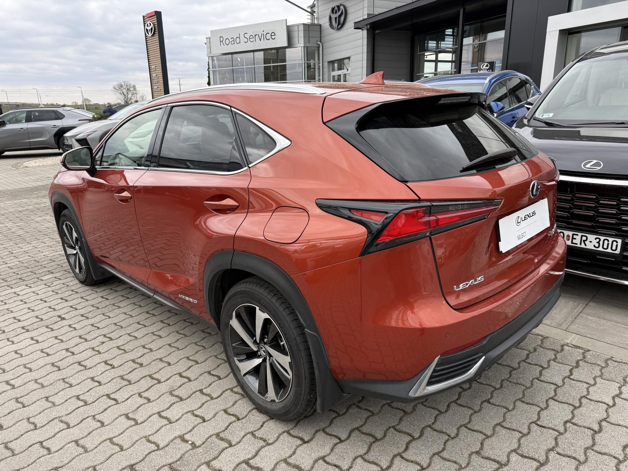 LEXUS NX 300h Luxury CVT + 2 év Lexus Select Garancia