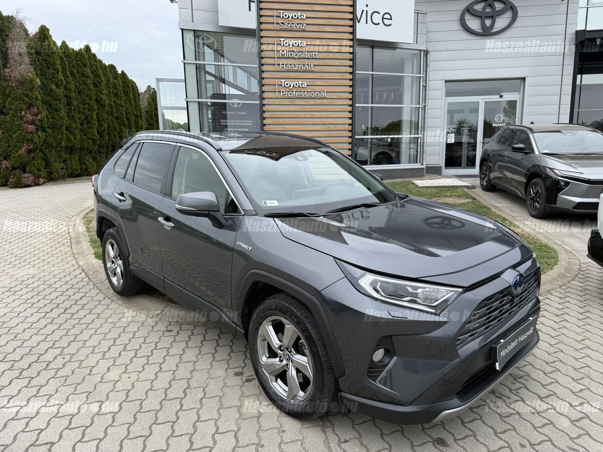 TOYOTA RAV 4 Rav4 2.5 Hybrid Executive e-CVT + 2 év Toyota Minősített Használt Autó Garancia