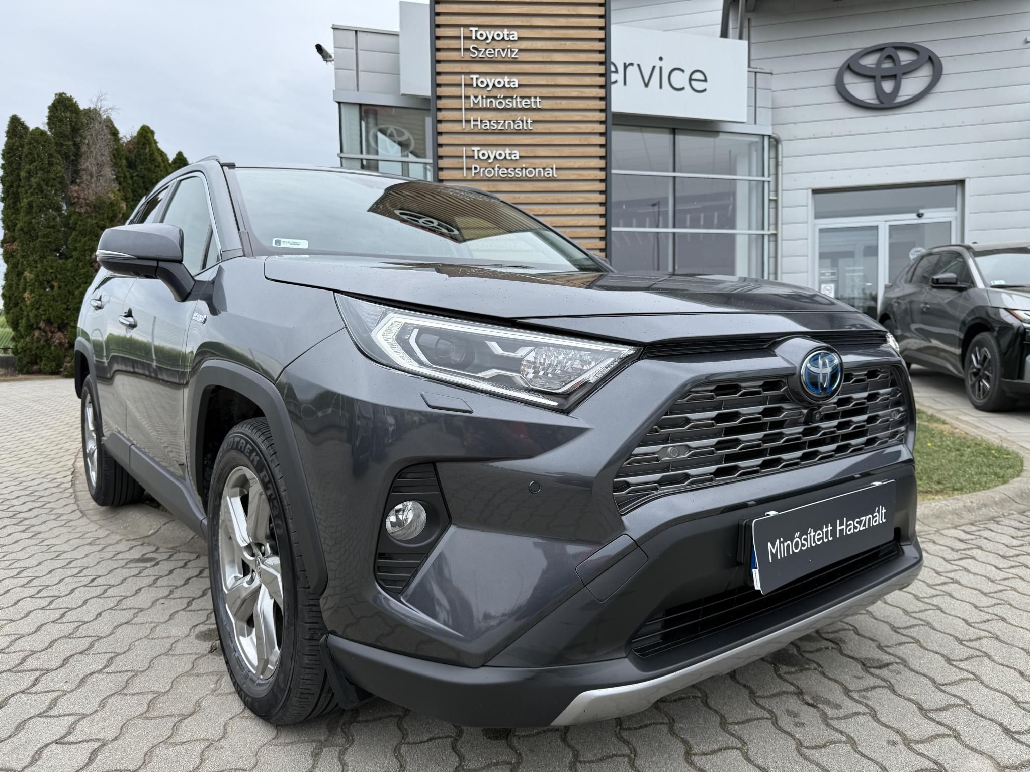 TOYOTA RAV 4 Rav4 2.5 Hybrid Executive e-CVT + 2 év Toyota Minősített Használt Autó Garancia