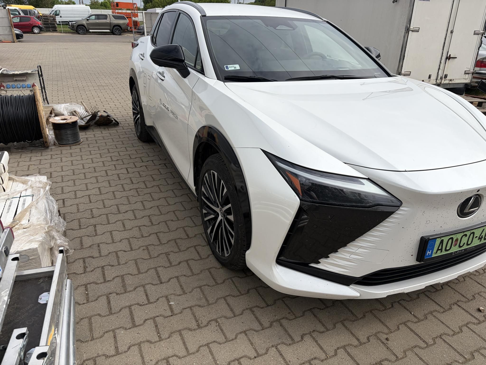 LEXUS RZ 450e Luxury